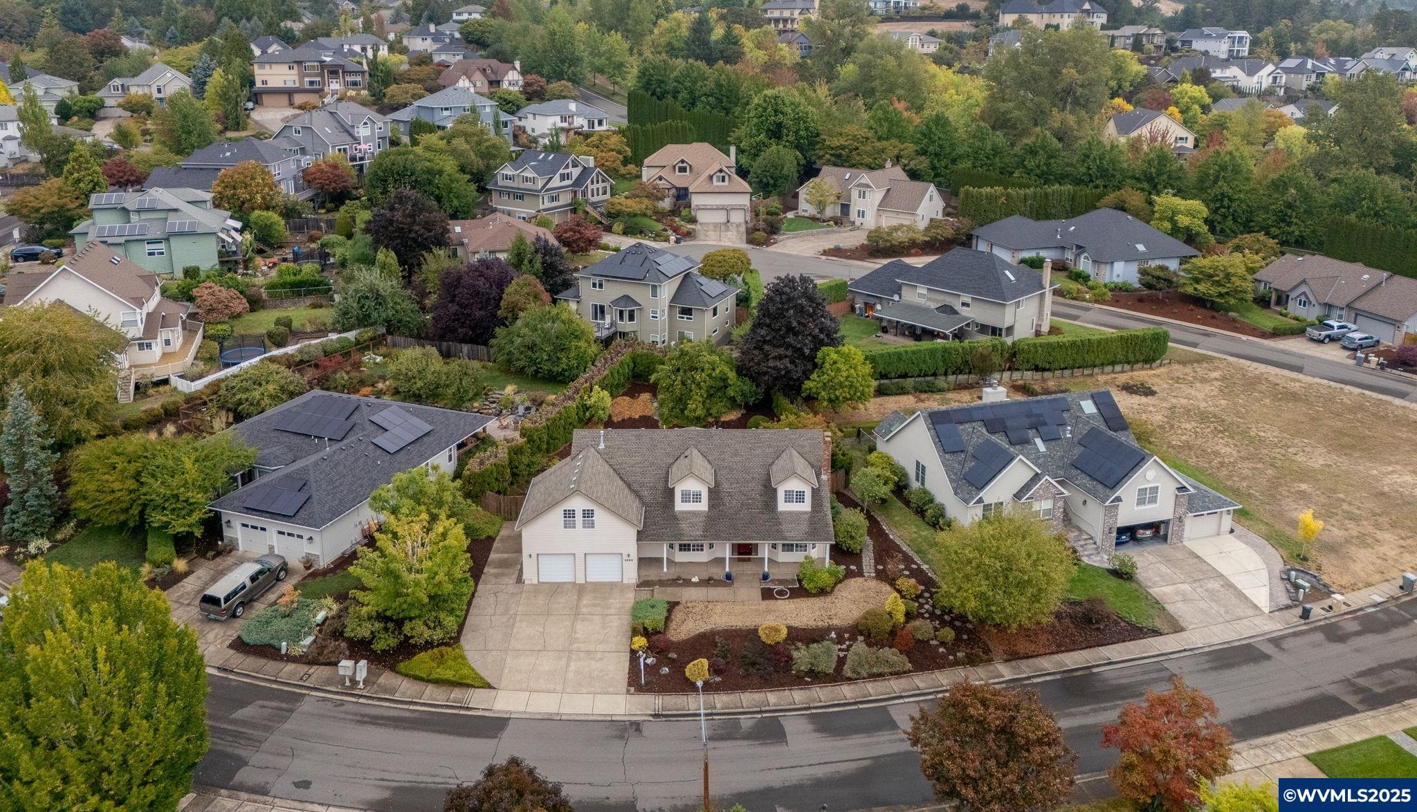 3269 NW Silktassel Dr