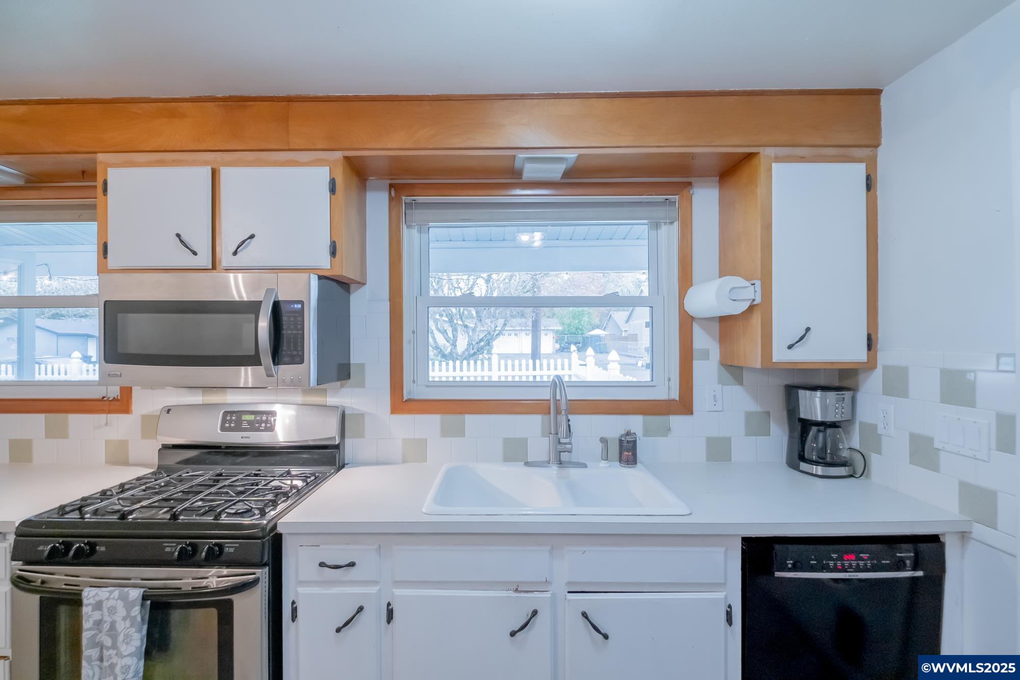 708 W High St, Stayton, OR, 97383