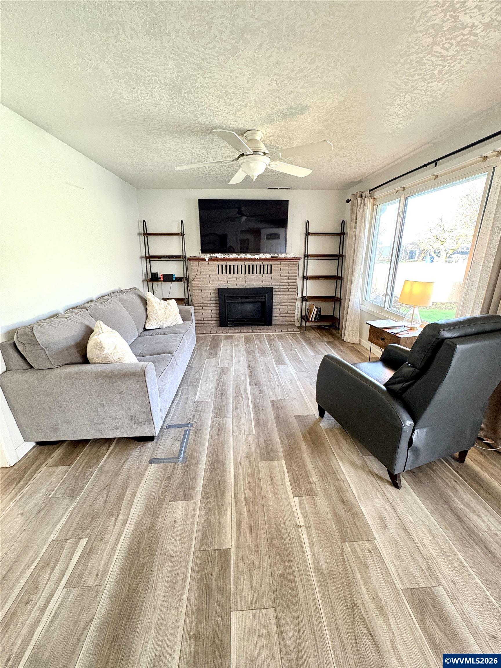 708 W High St, Stayton, OR, 97383