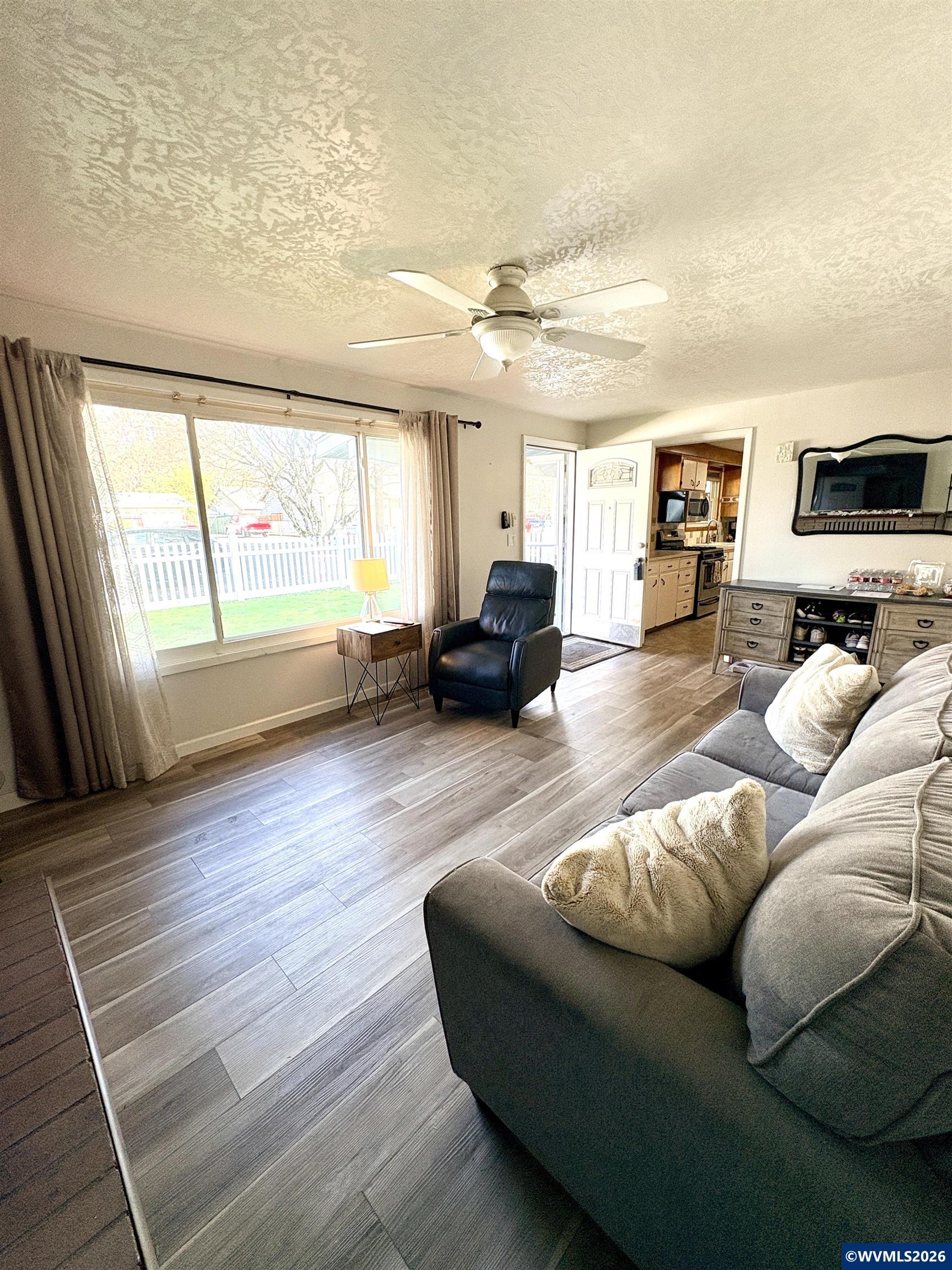 708 W High St, Stayton, OR, 97383