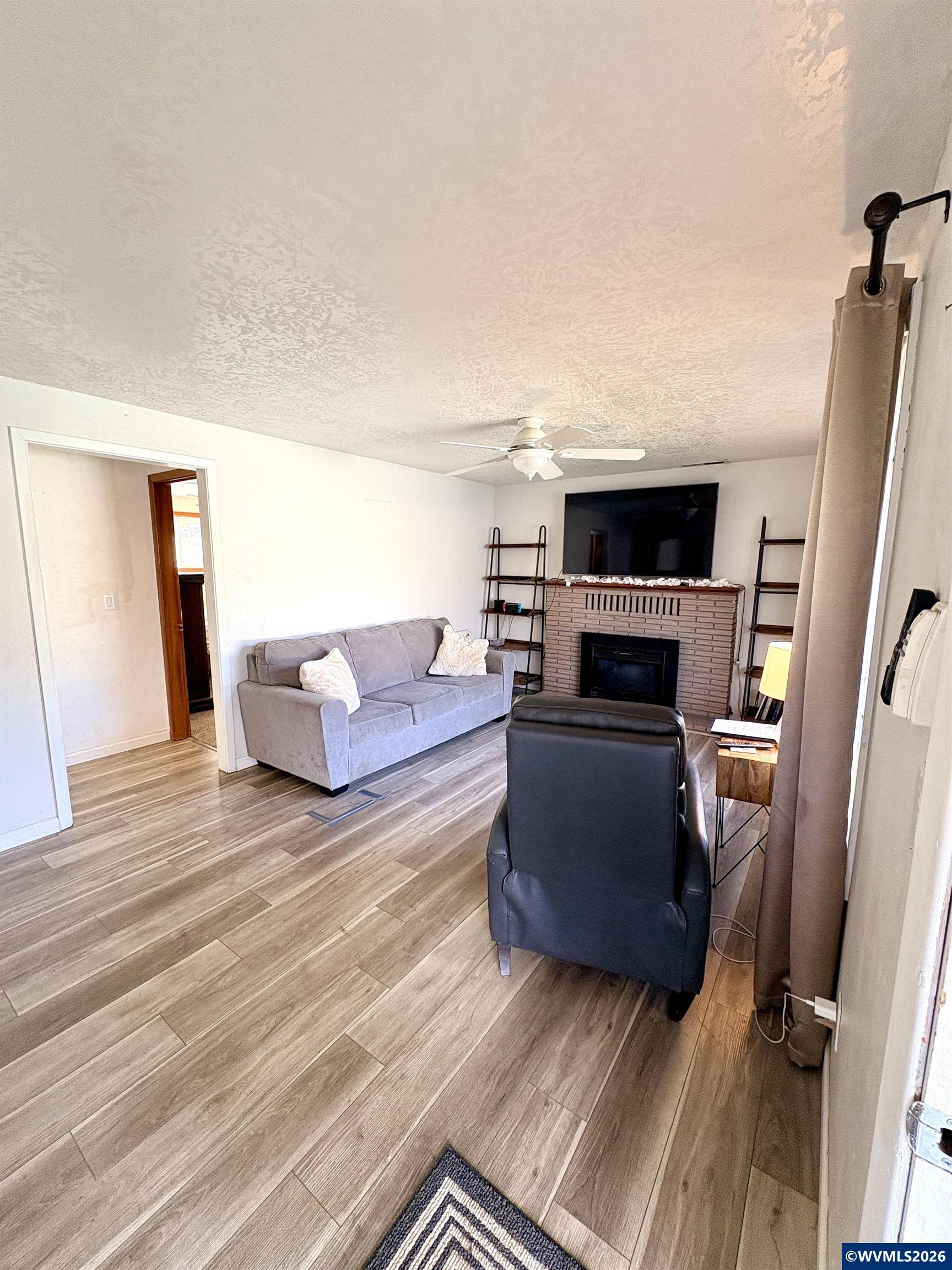 708 W High St, Stayton, OR, 97383