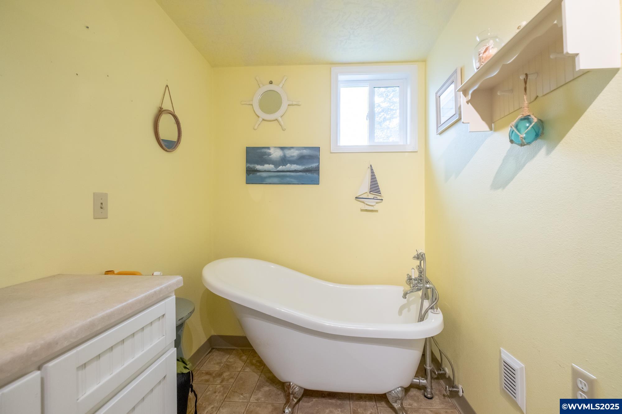 708 W High St, Stayton, OR, 97383