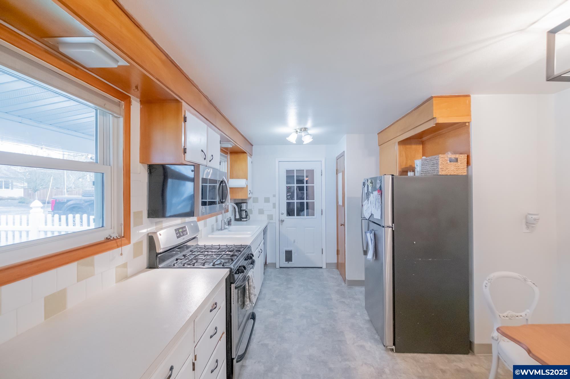 708 W High St, Stayton, OR, 97383