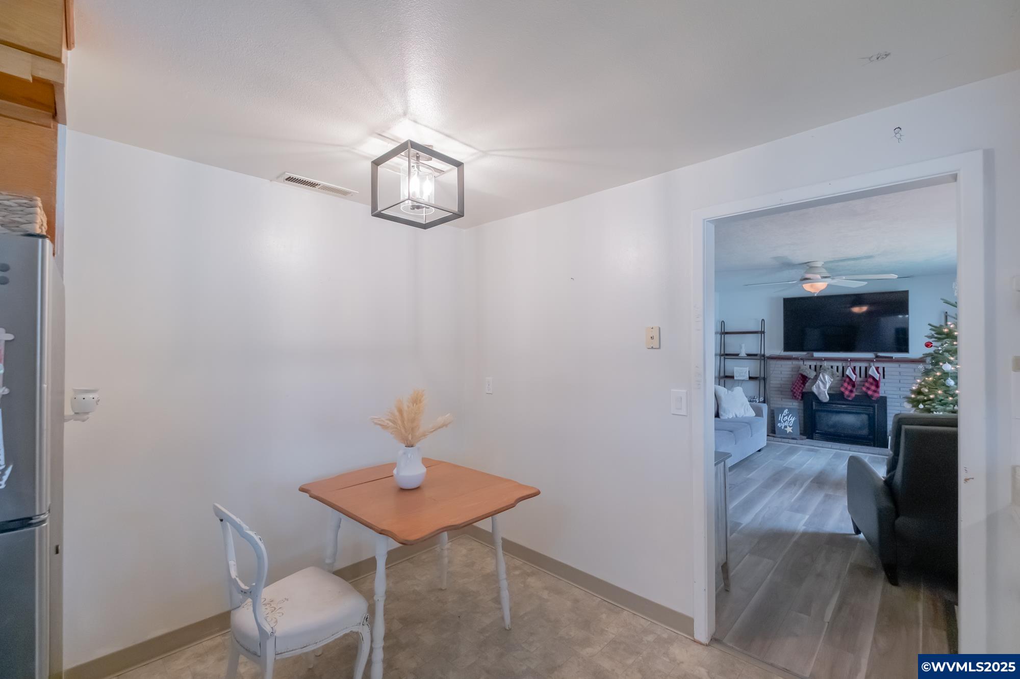 708 W High St, Stayton, OR, 97383