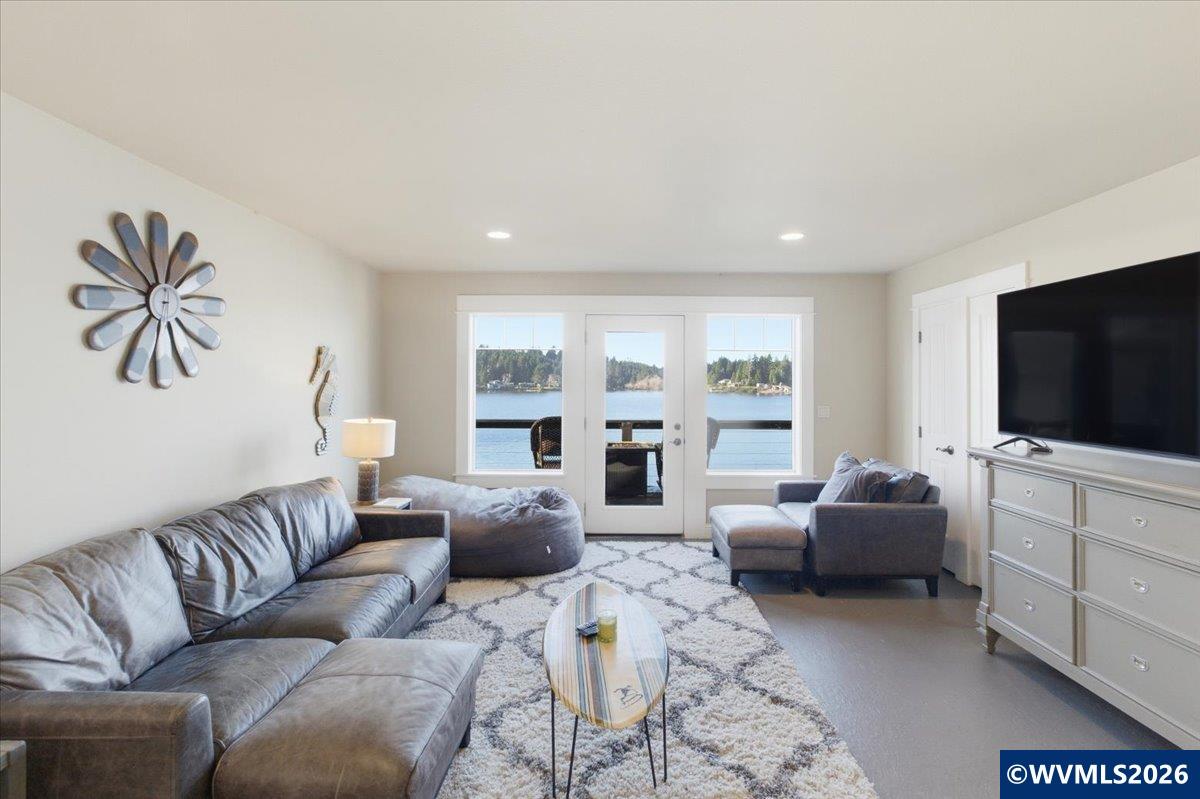 2095 NE East Devils Lake Rd, Otis, OR, 97368