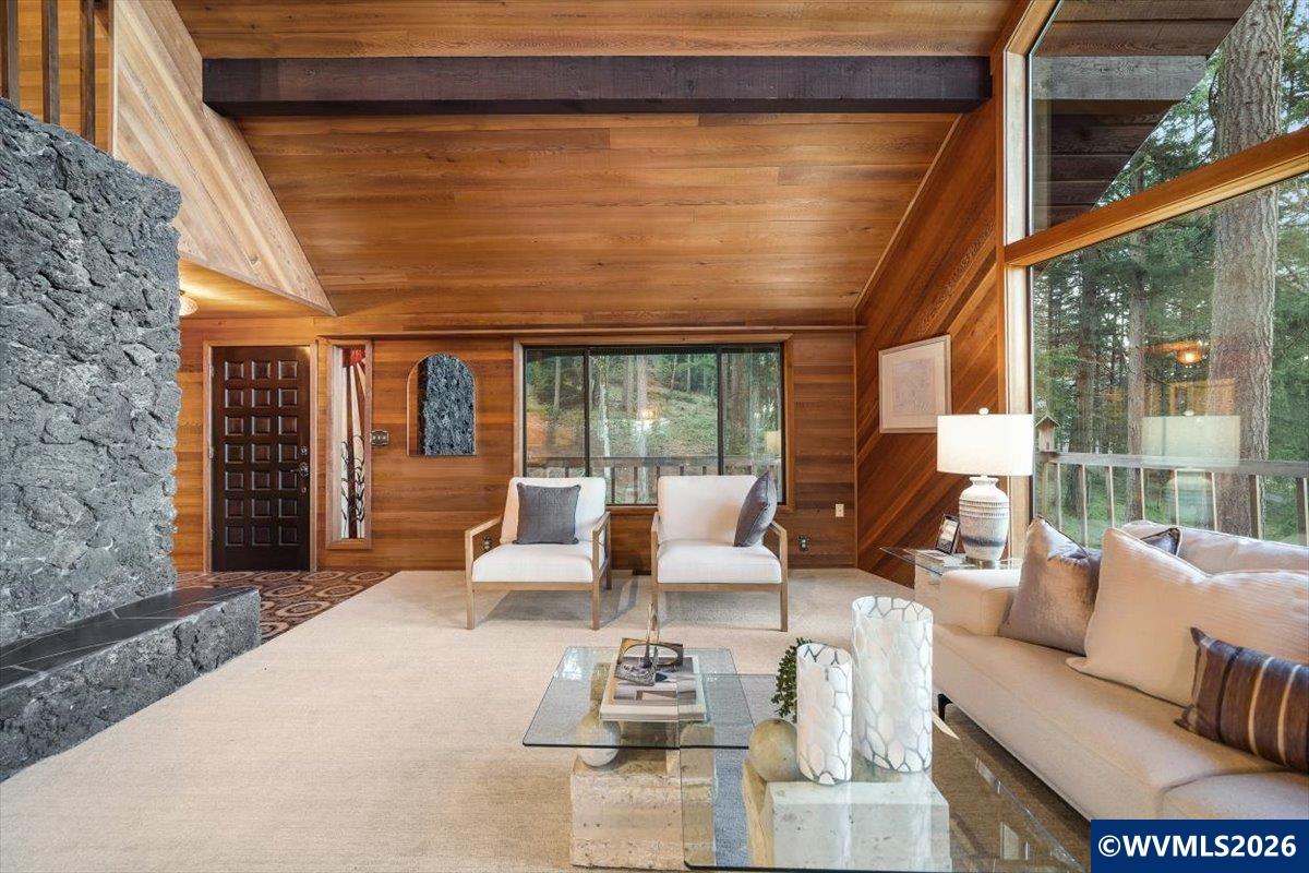 5000 NW Crescent Valley Dr