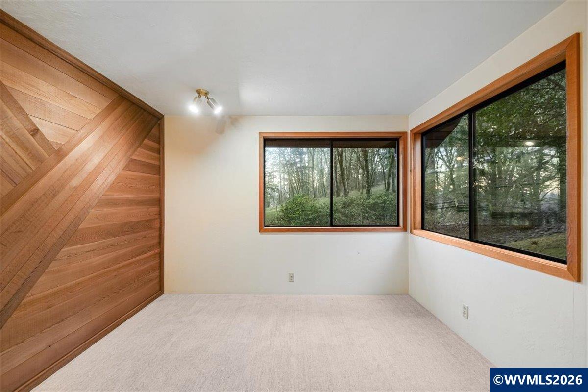 5000 NW Crescent Valley Dr