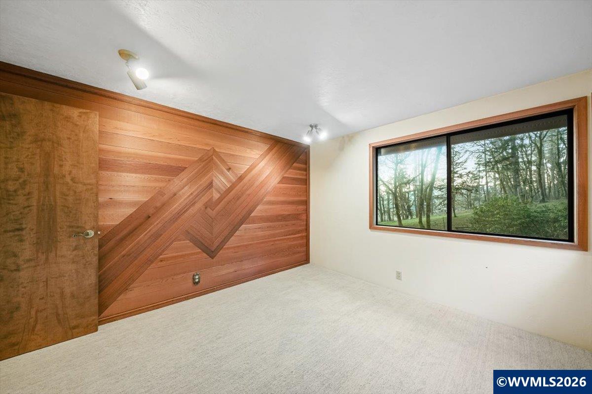 5000 NW Crescent Valley Dr