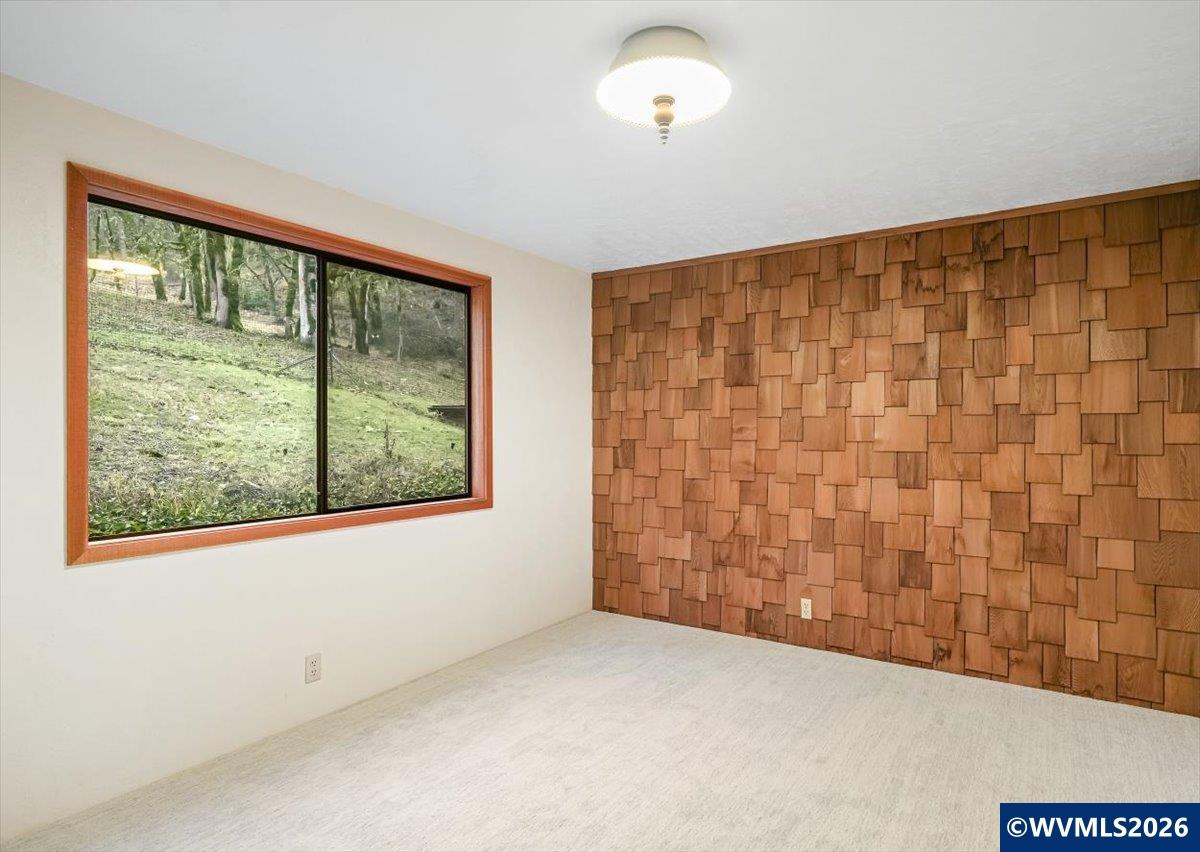 5000 NW Crescent Valley Dr