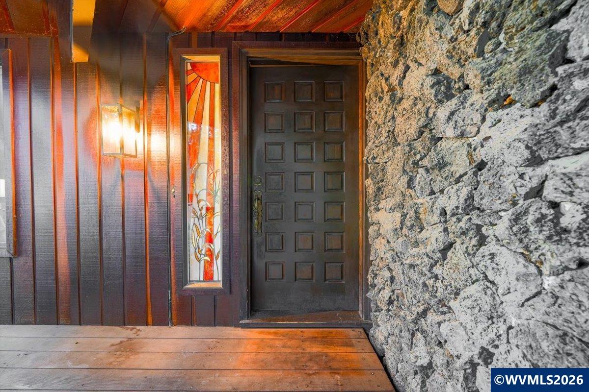 5000 NW Crescent Valley Dr