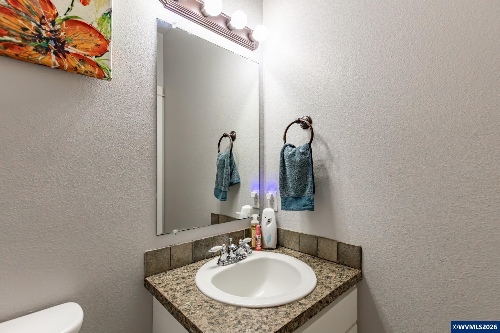 238 W Jadon Dr, Lebanon, OR, 97355