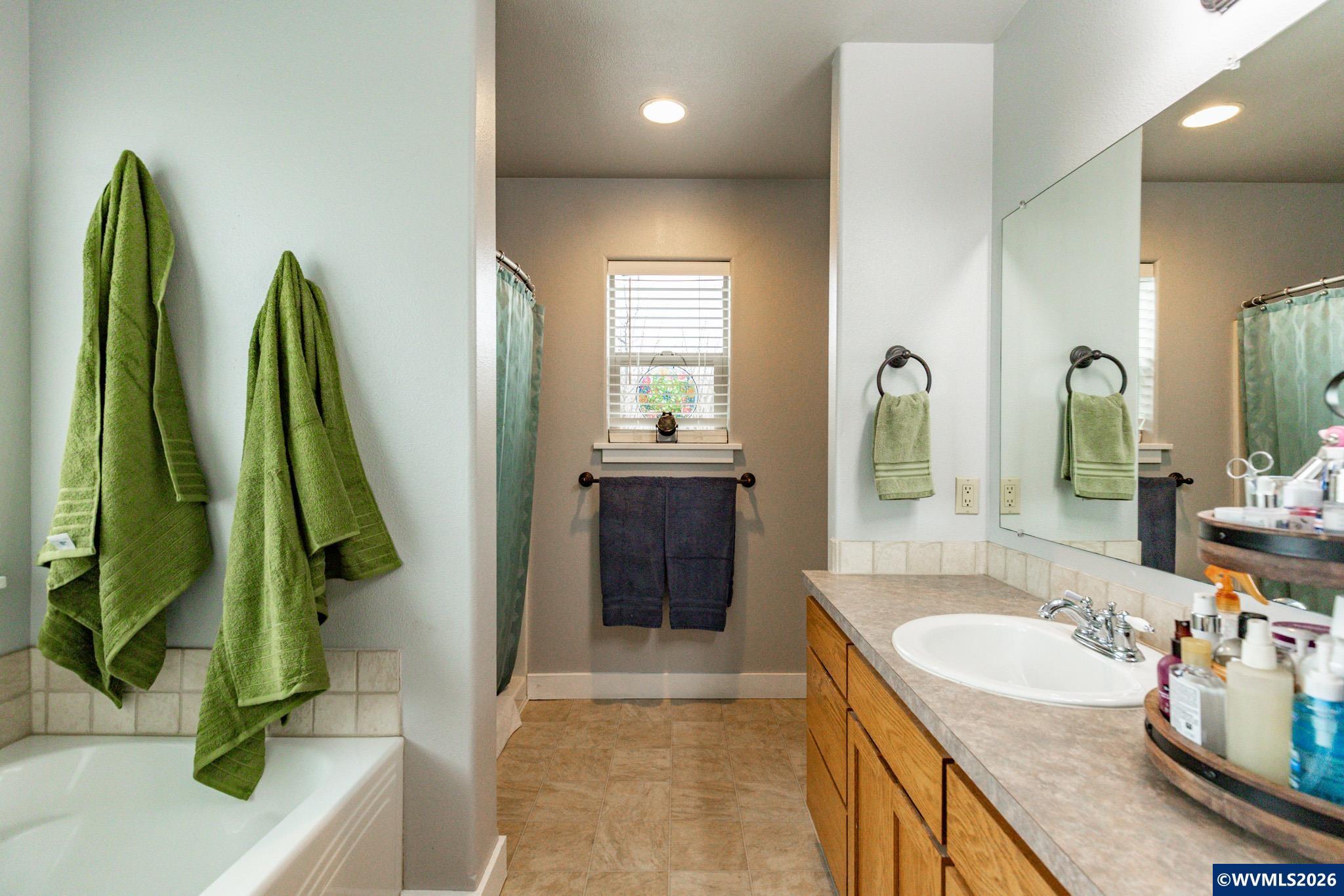 238 W Jadon Dr, Lebanon, OR, 97355