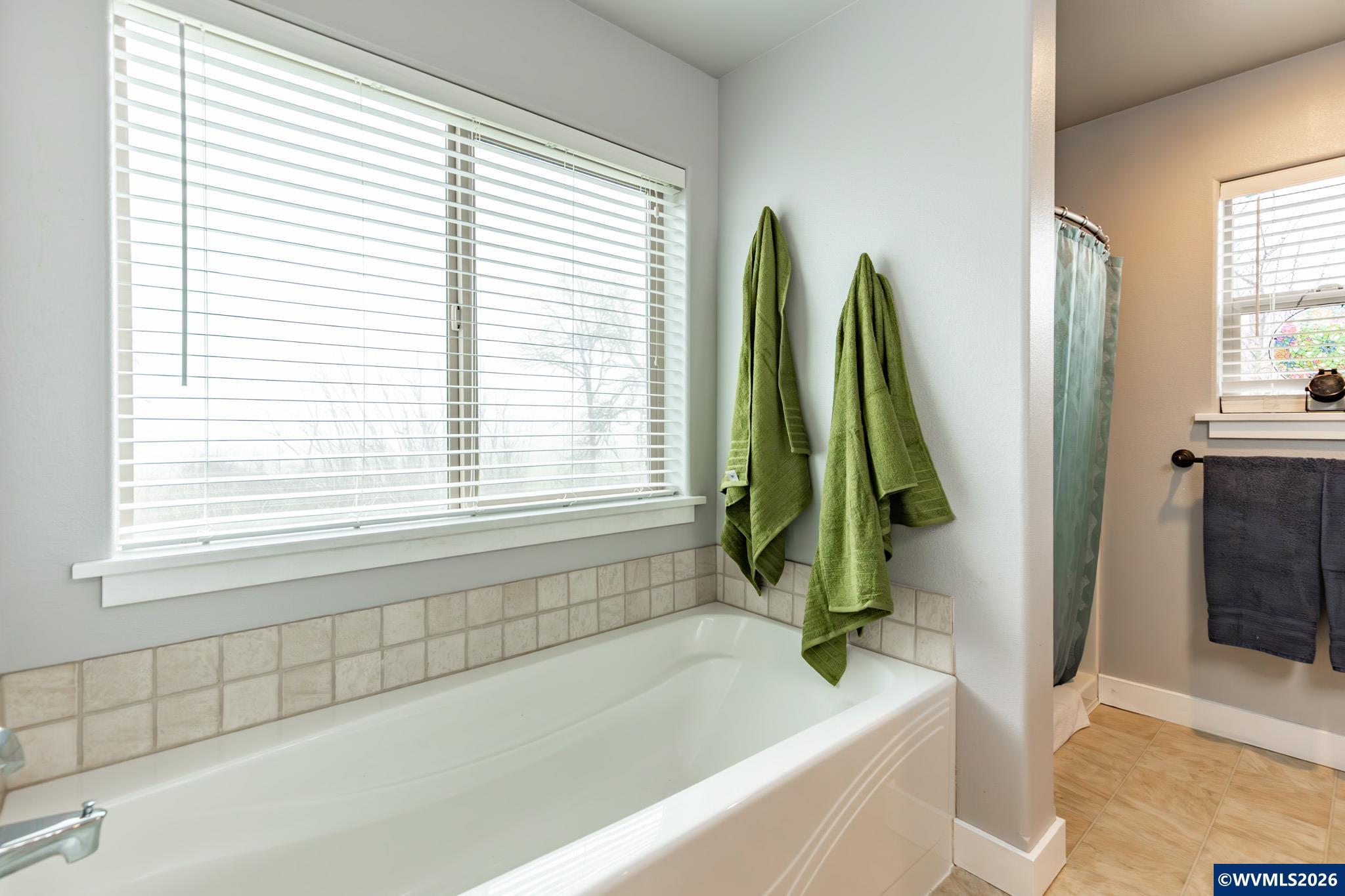 238 W Jadon Dr, Lebanon, OR, 97355