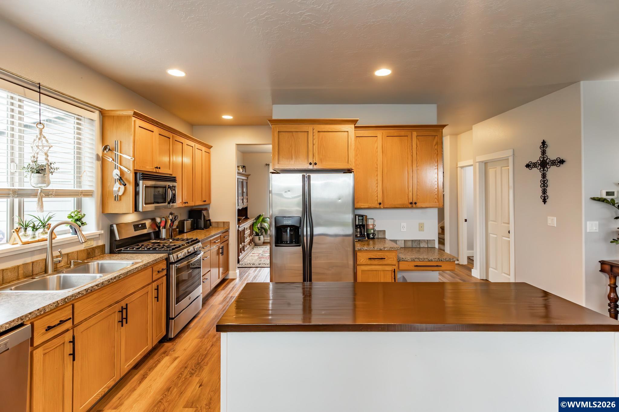 238 W Jadon Dr, Lebanon, OR, 97355