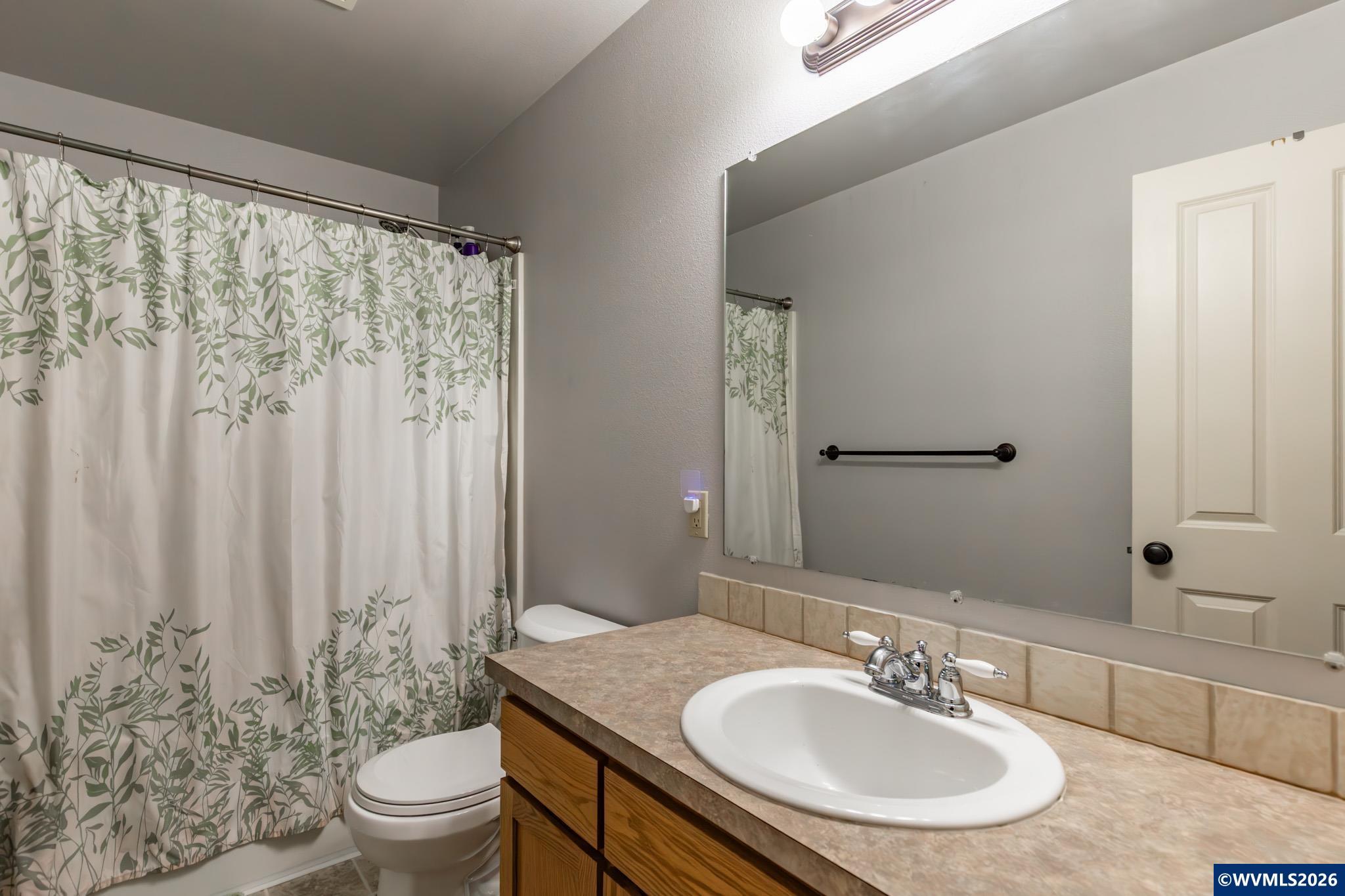 238 W Jadon Dr, Lebanon, OR, 97355