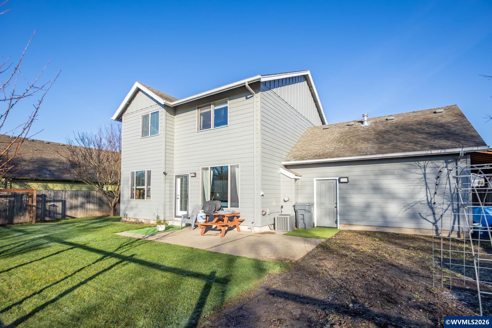 238 W Jadon Dr, Lebanon, OR, 97355