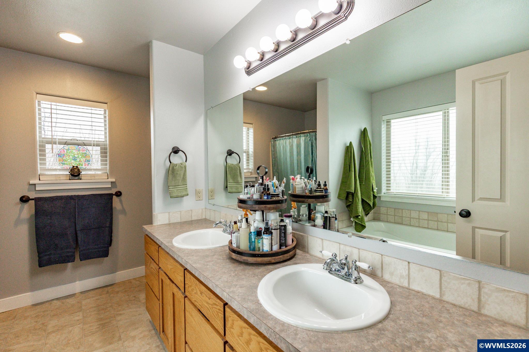 238 W Jadon Dr, Lebanon, OR, 97355