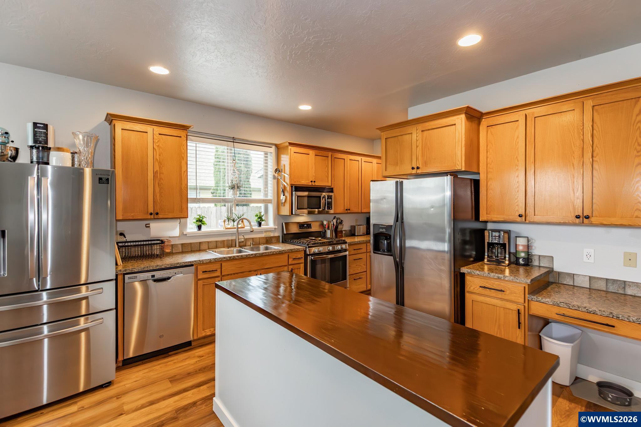 238 W Jadon Dr, Lebanon, OR, 97355