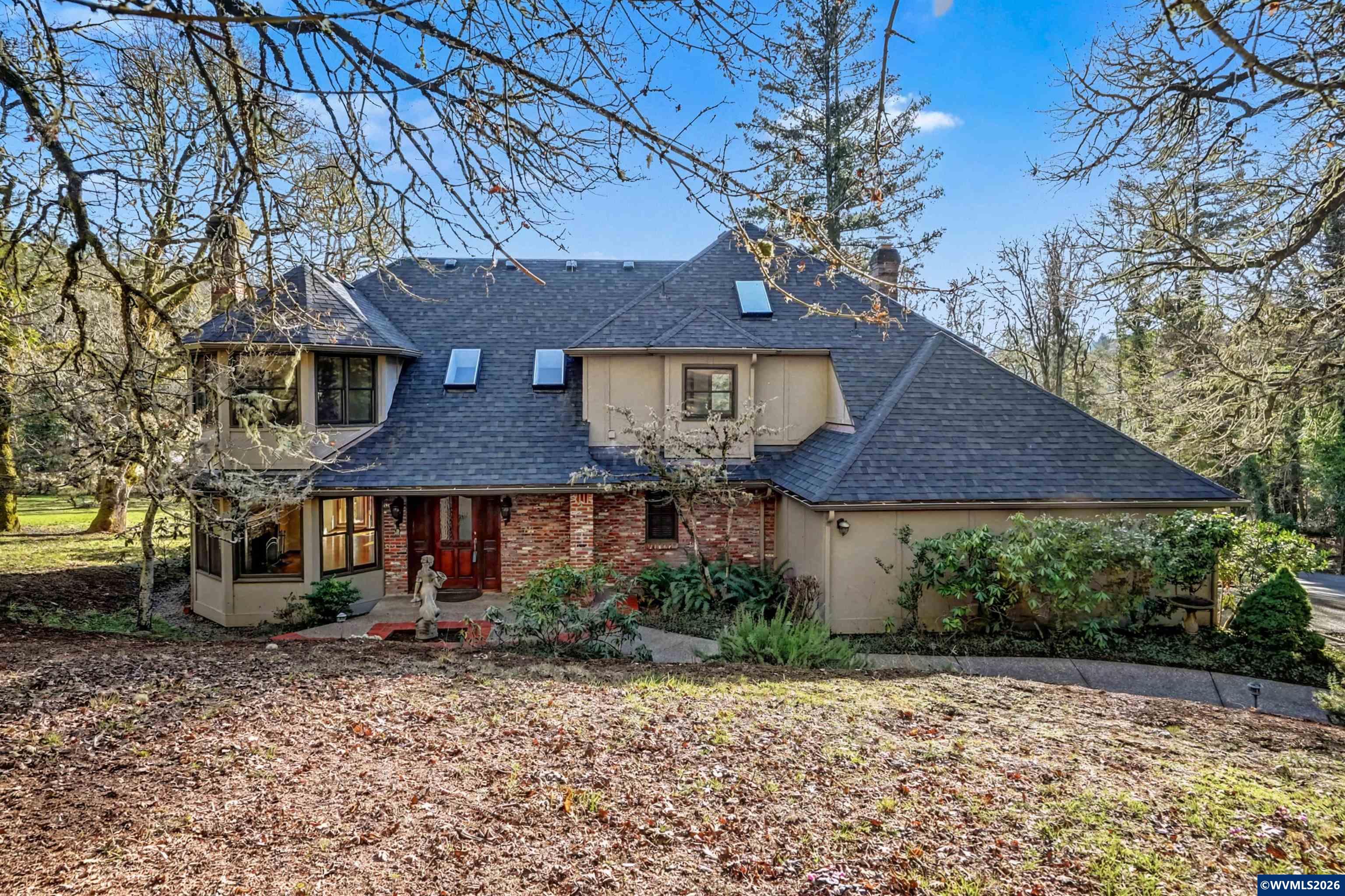 1755 NW Lewisburg Av