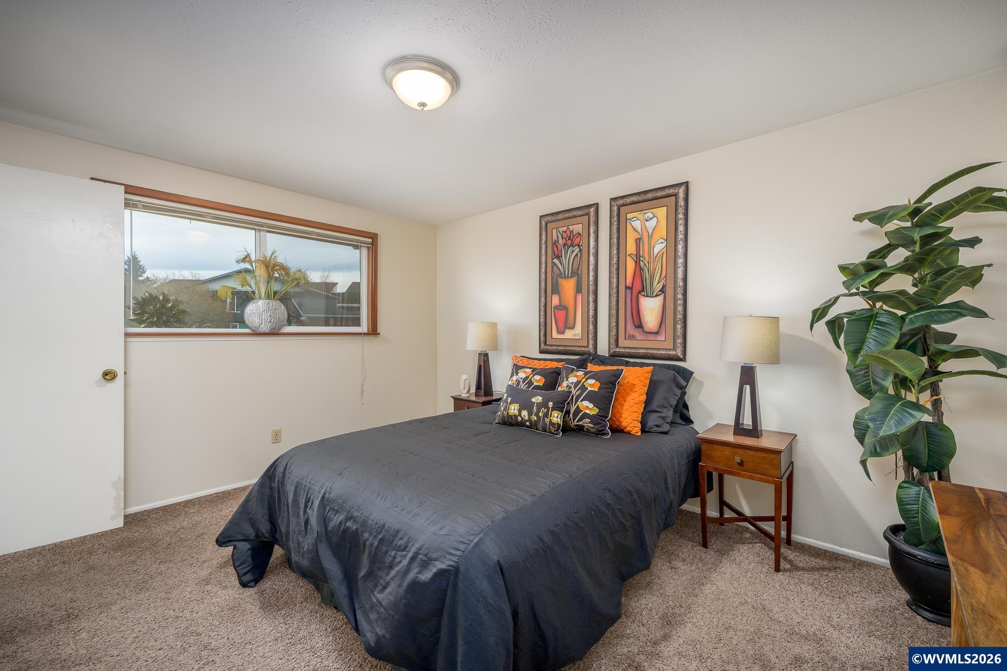 1466 NW 20th (1468) Pl