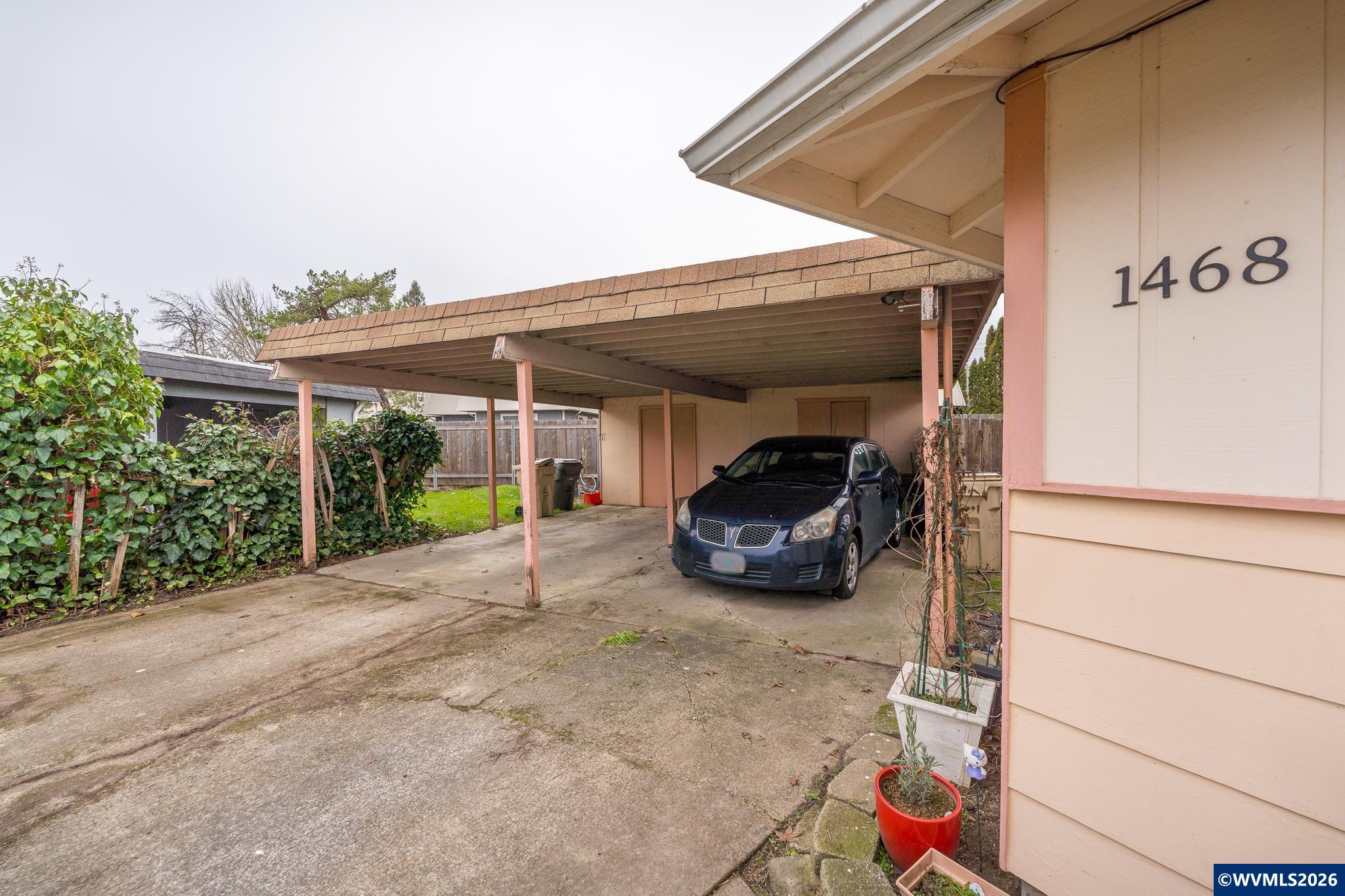 1466 NW 20th (1468) Pl