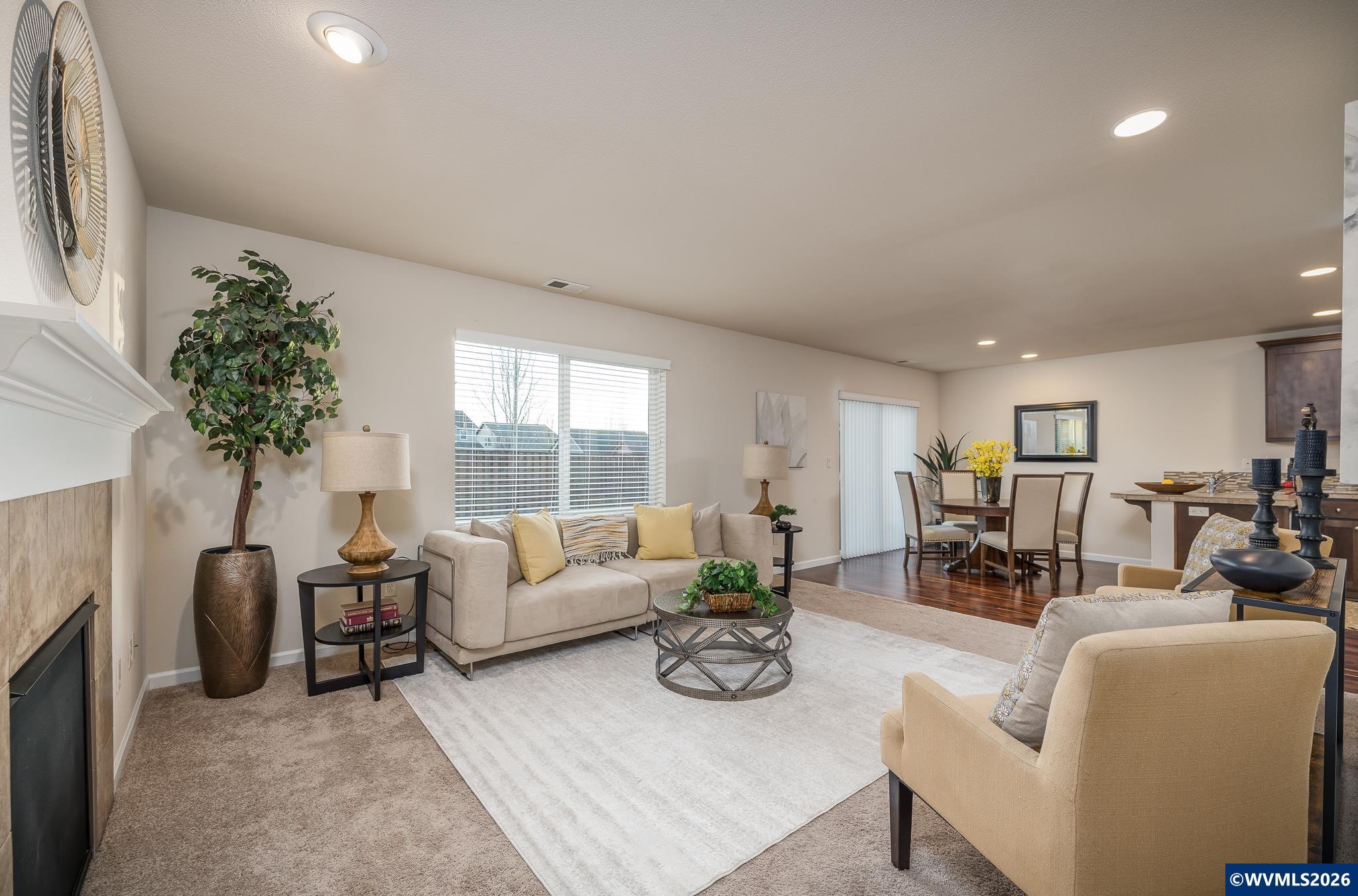 2976 Persimmon Wy NW