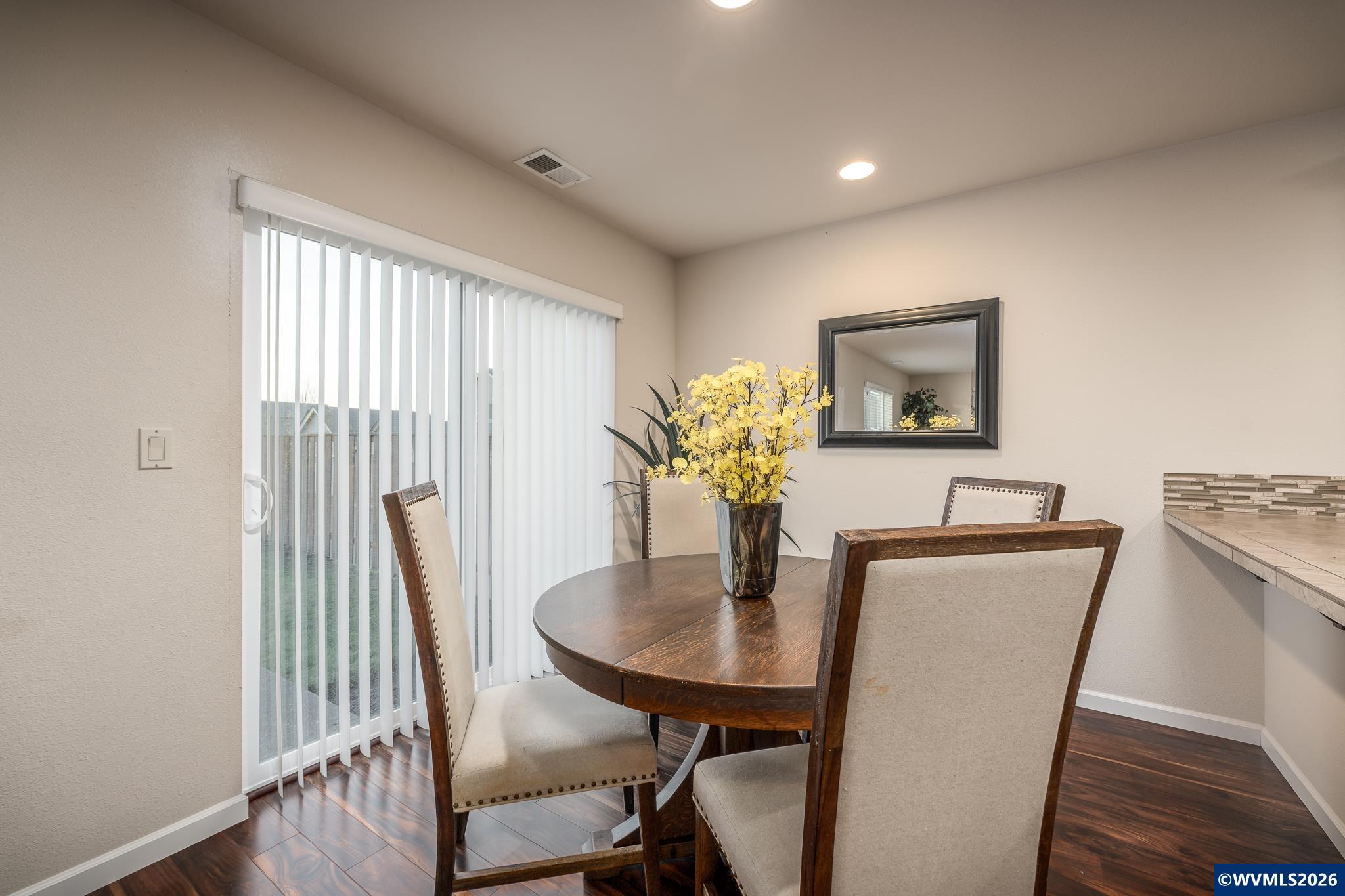 2976 Persimmon Wy NW