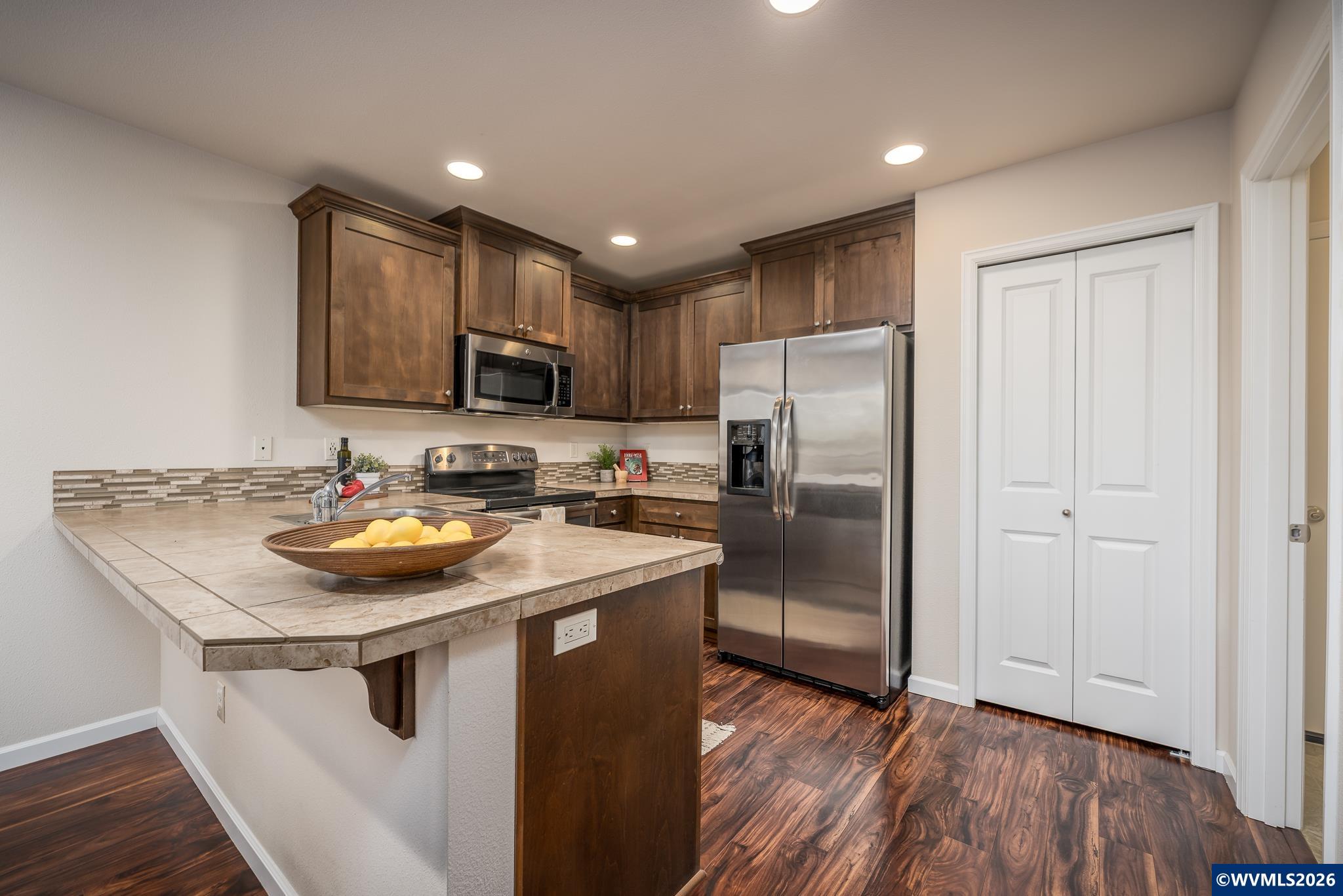 2976 Persimmon Wy NW