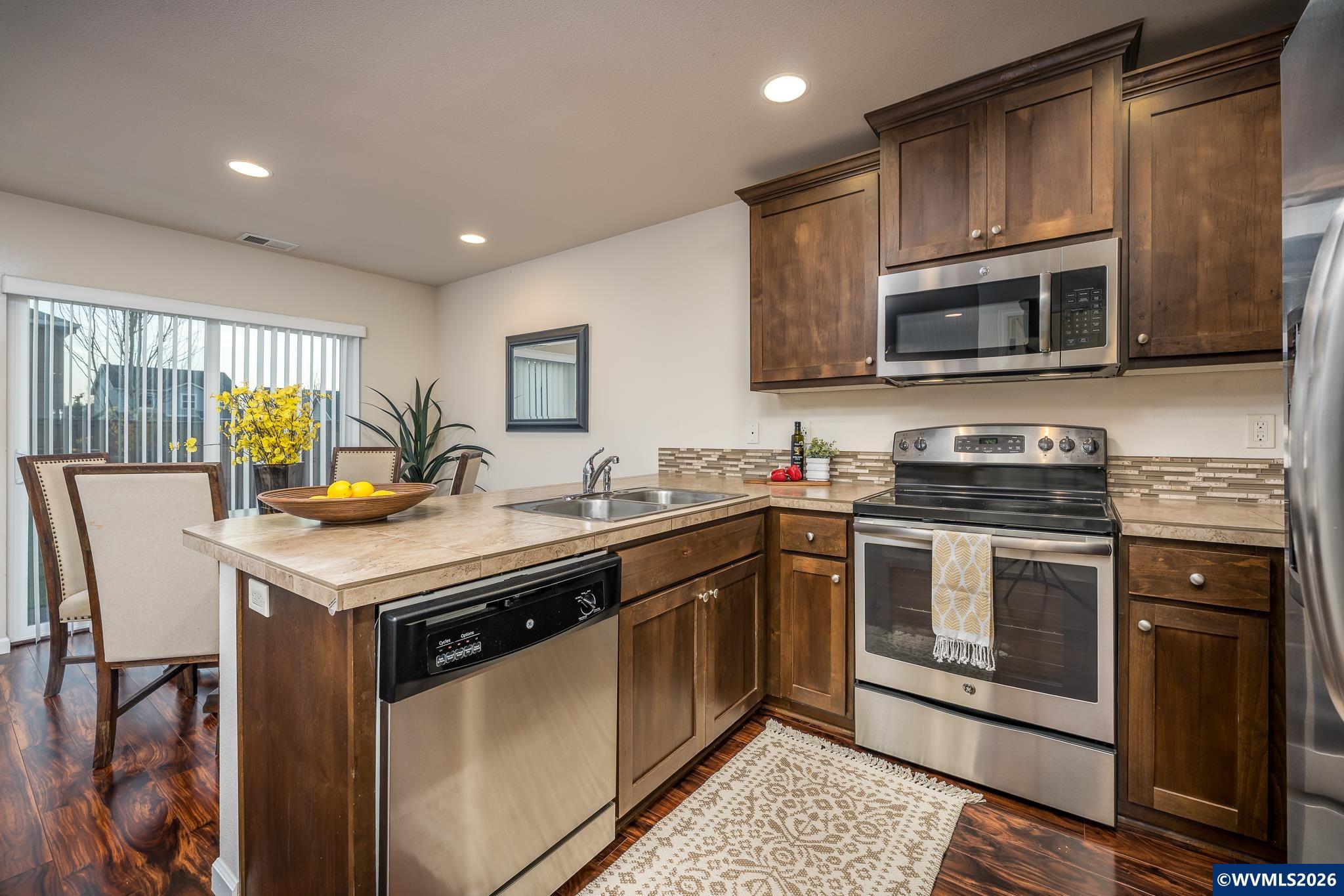 2976 Persimmon Wy NW