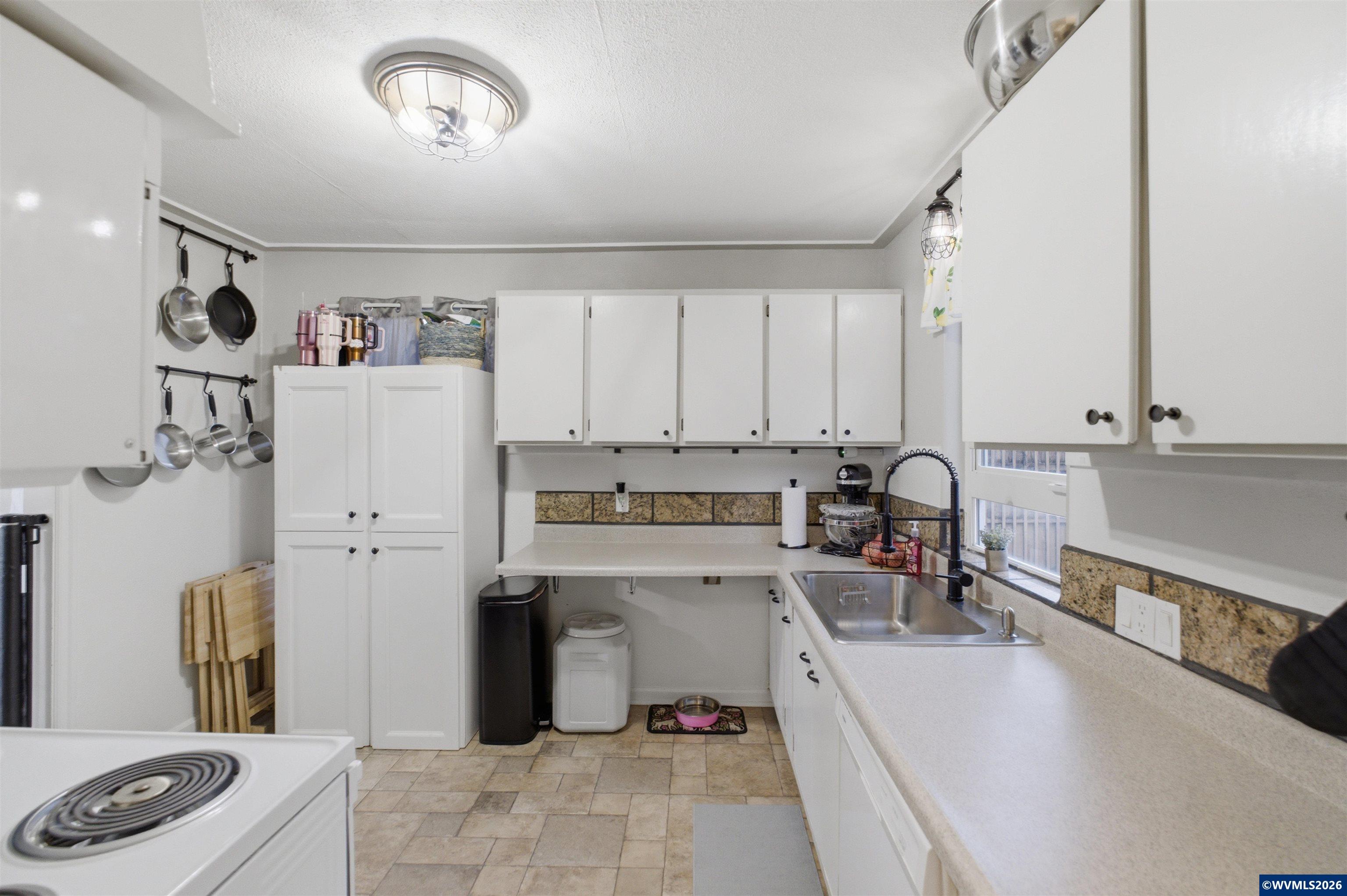3090 NE D St, Salem, OR, 97301