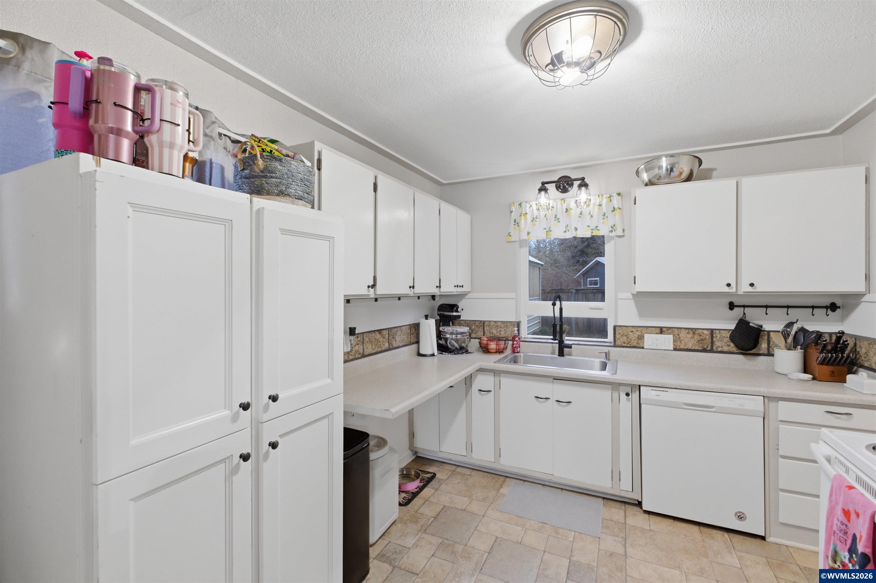 3090 NE D St, Salem, OR, 97301