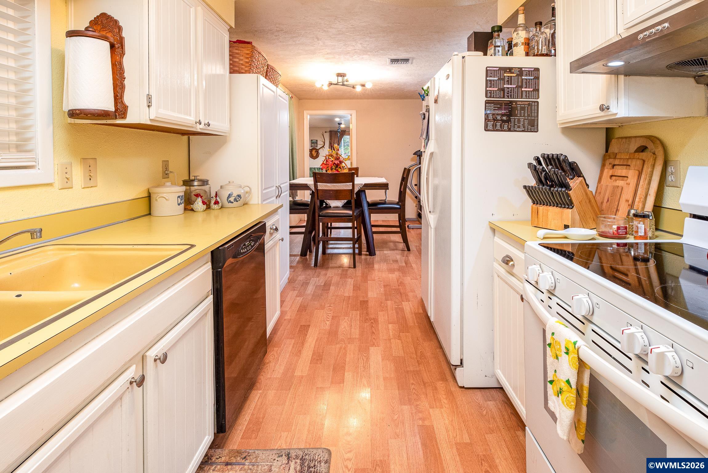 28383 Pleasant Valley Rd, Sweet Home, OR, 97386