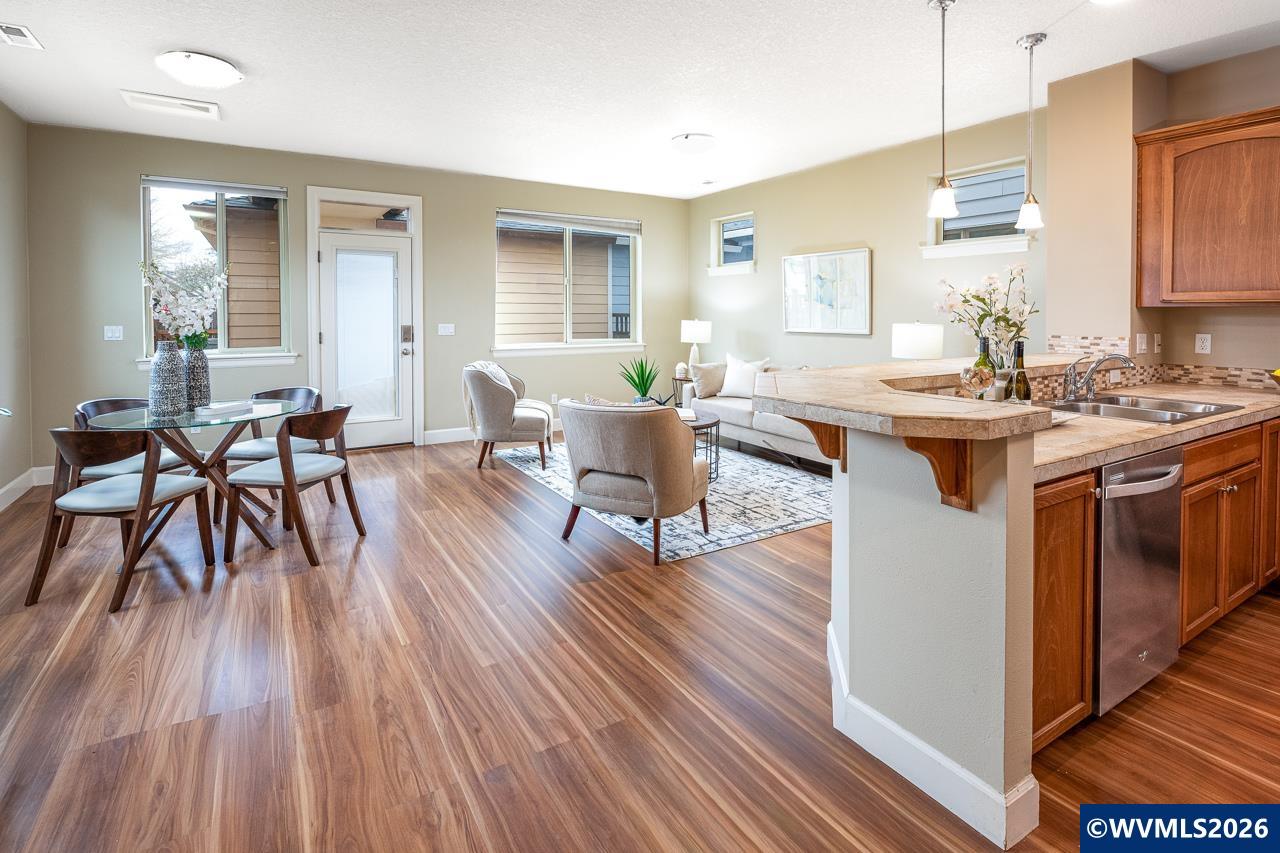 3060 SE Everglade St