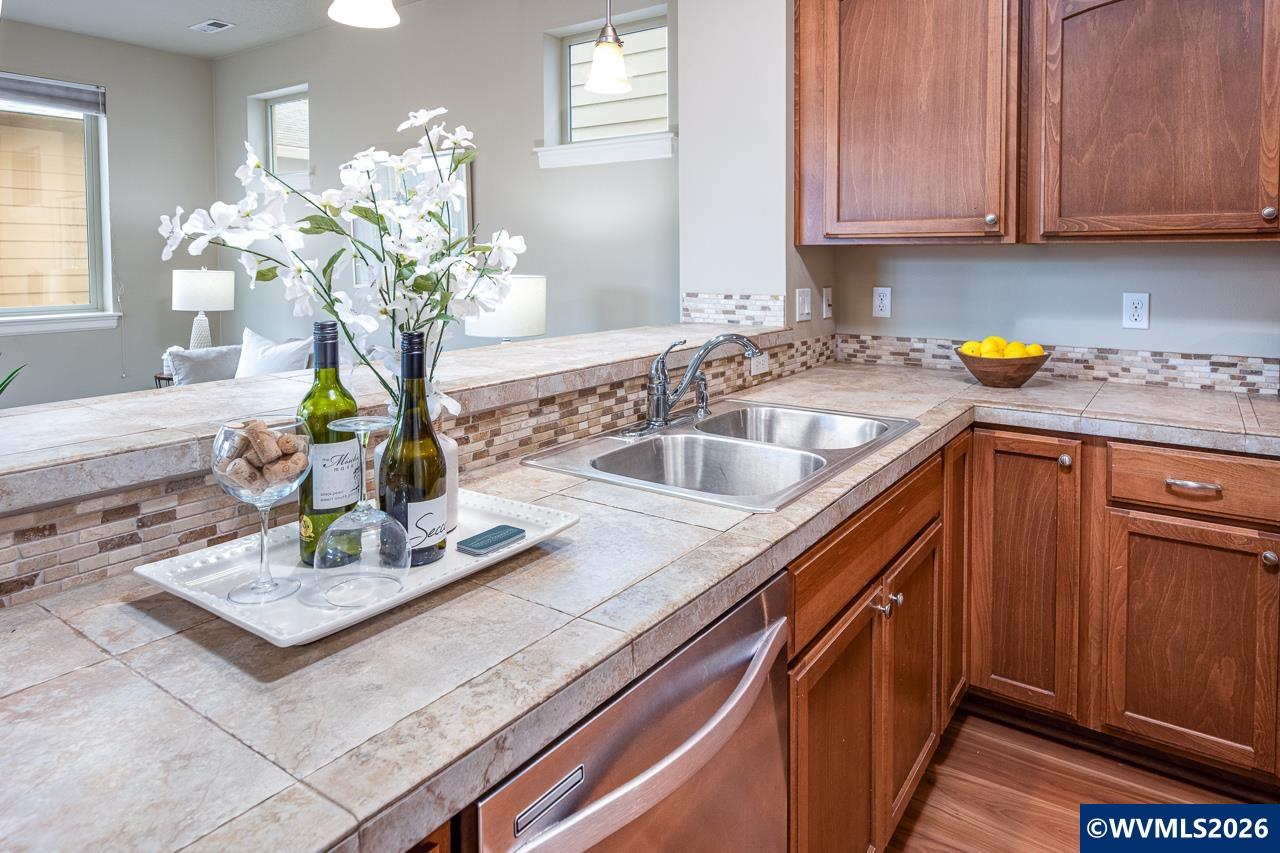 3060 SE Everglade St