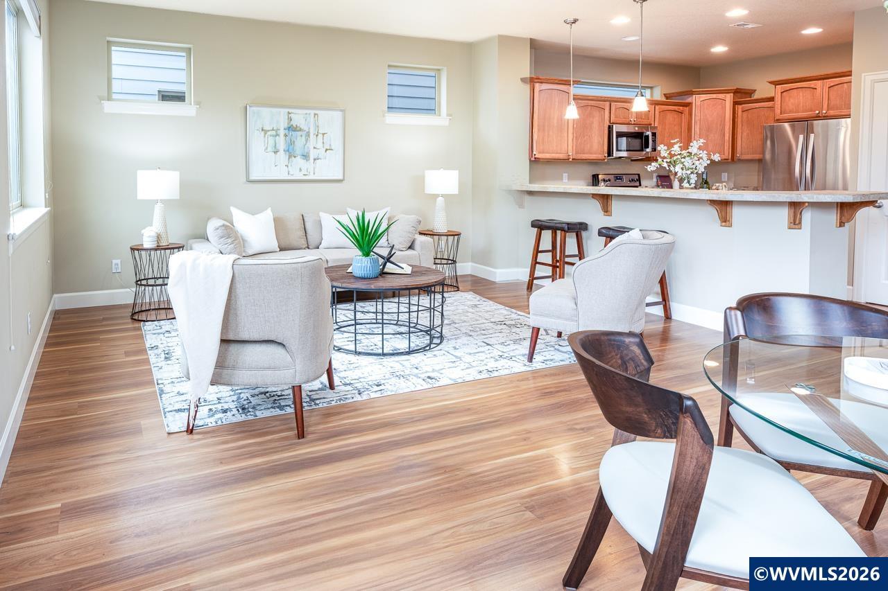 3060 SE Everglade St