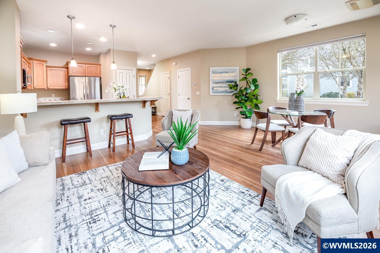 3060 SE Everglade St