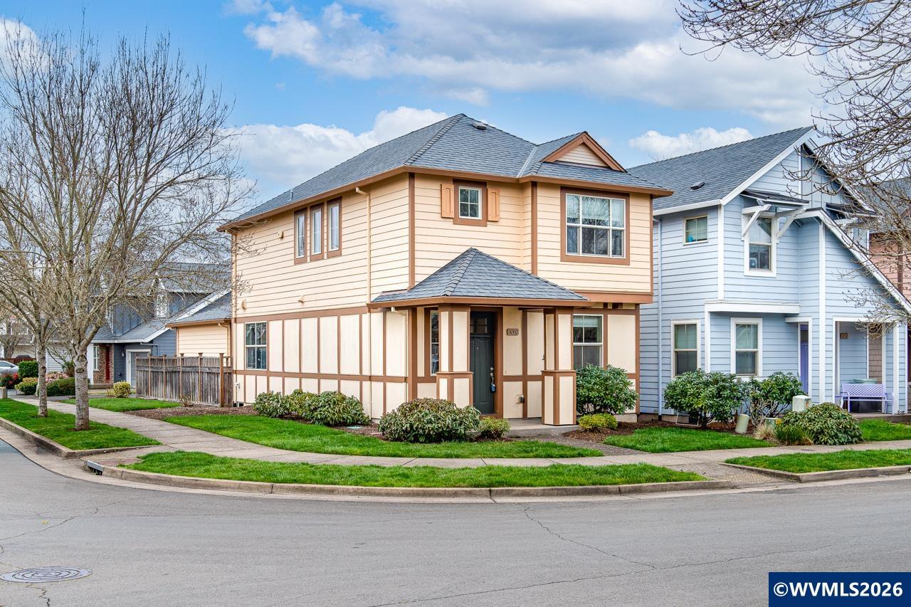 3060 SE Everglade St