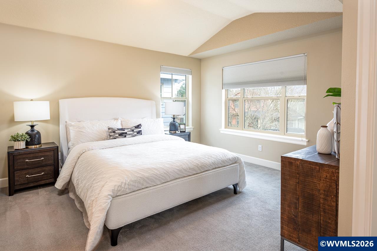 3060 SE Everglade St