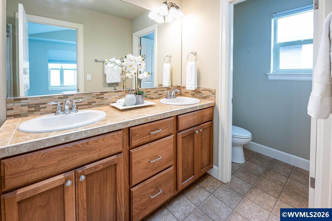 3060 SE Everglade St