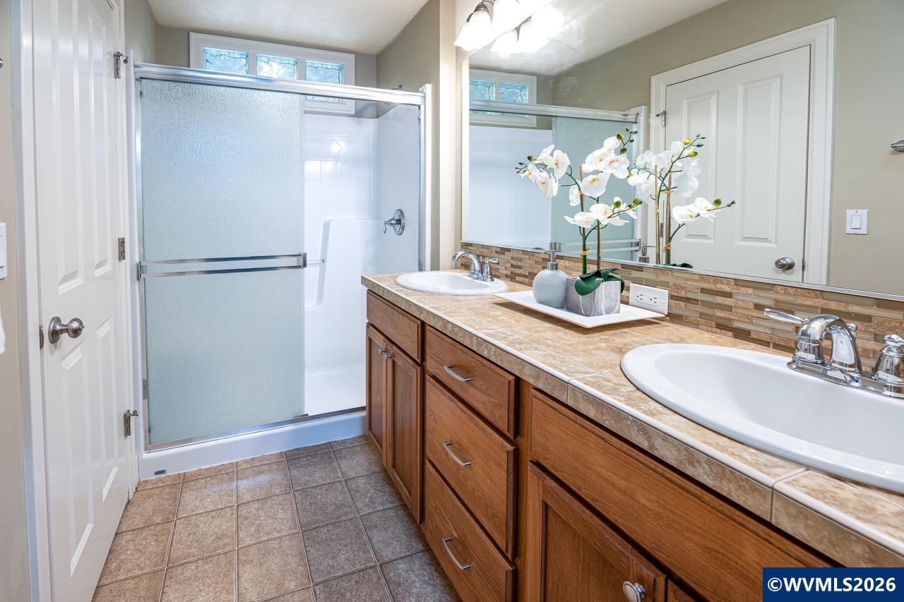 3060 SE Everglade St