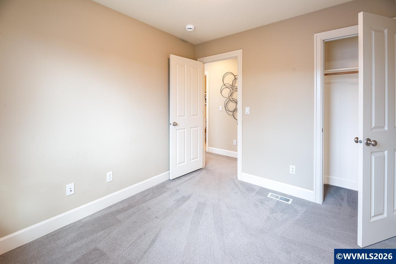 3060 SE Everglade St