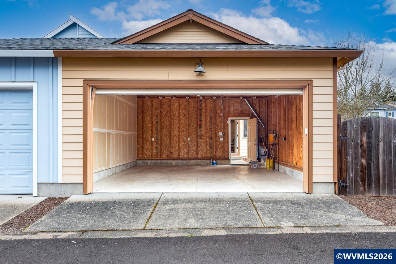 3060 SE Everglade St