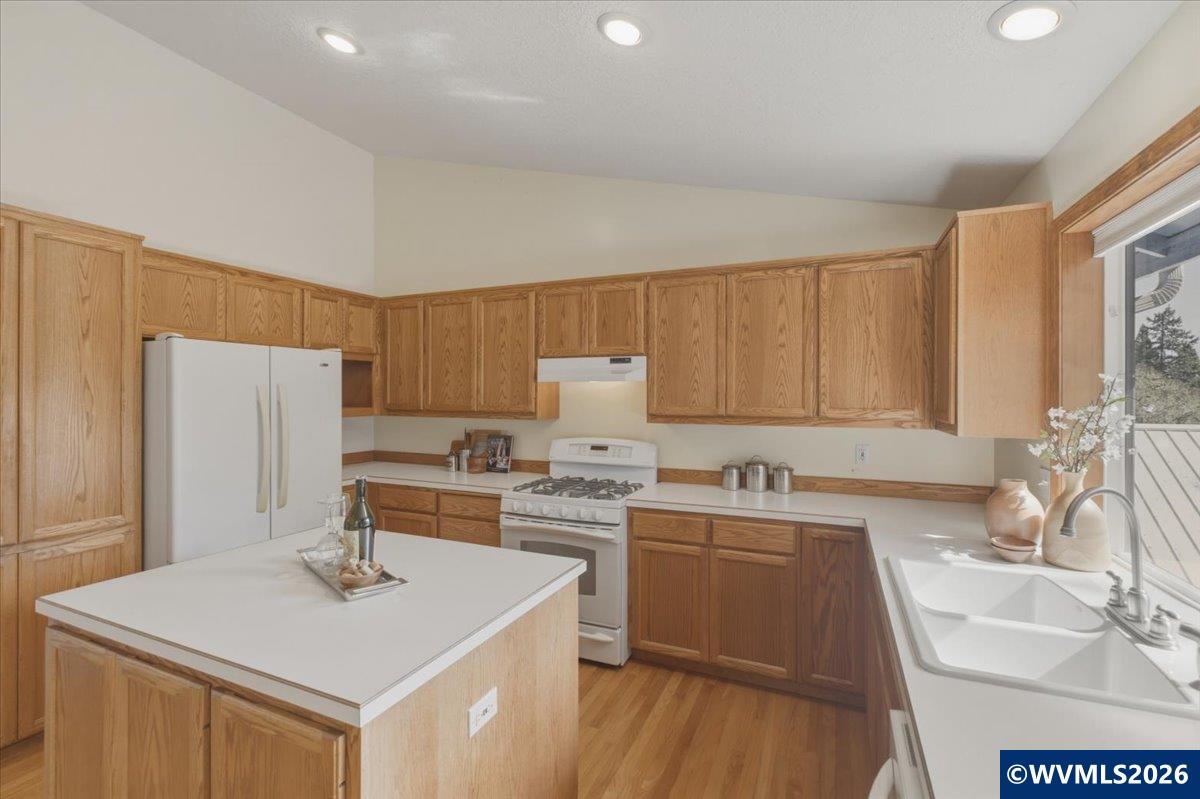 1075 NW Charlemagne Pl, Corvallis, OR, 97330