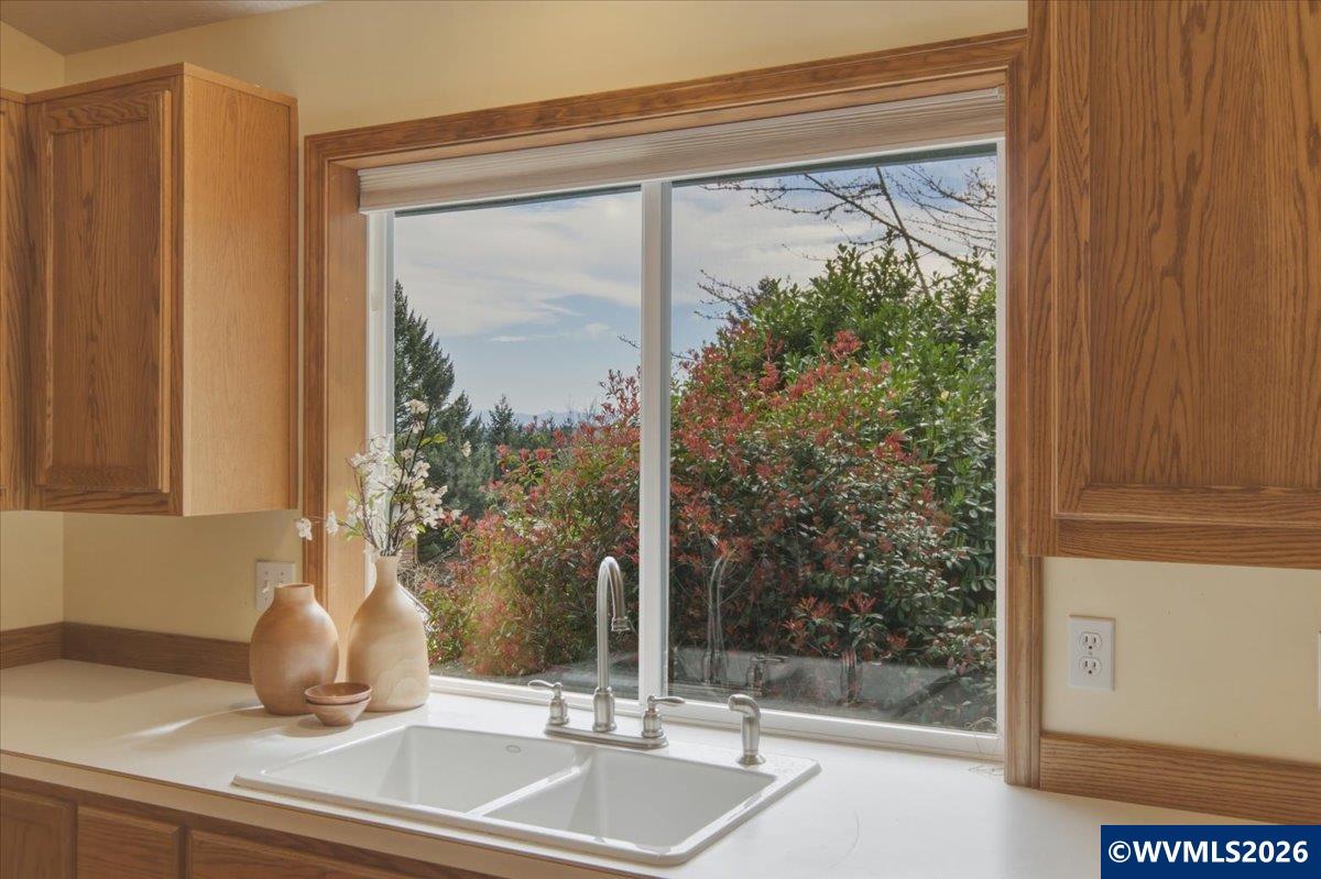 1075 NW Charlemagne Pl, Corvallis, OR, 97330