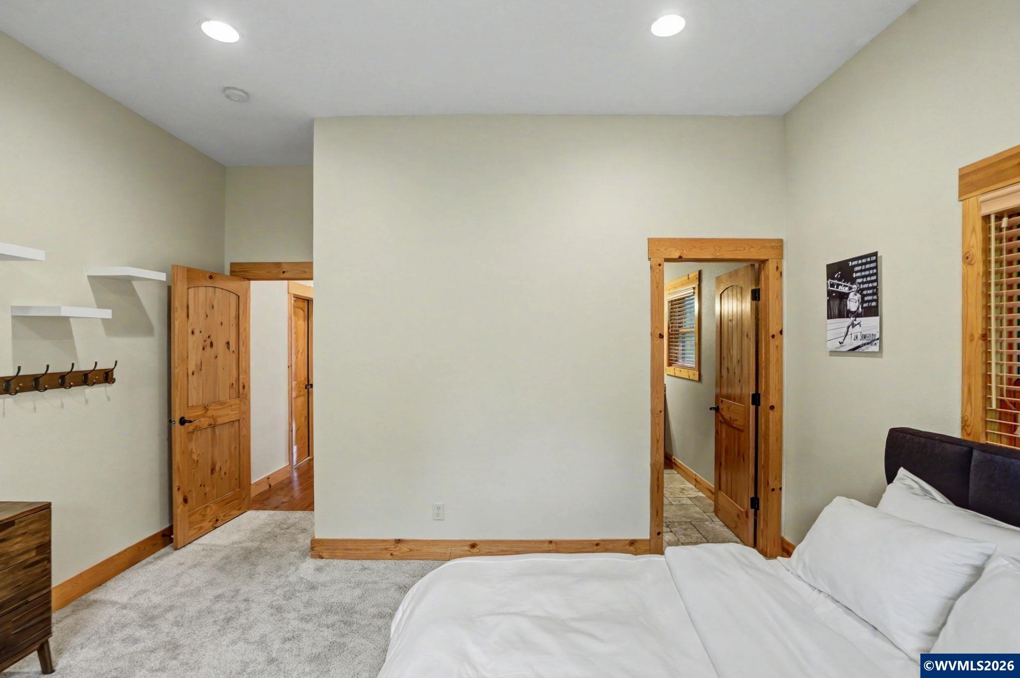 1970 NW Landaggard Dr, Salem, OR, 97304