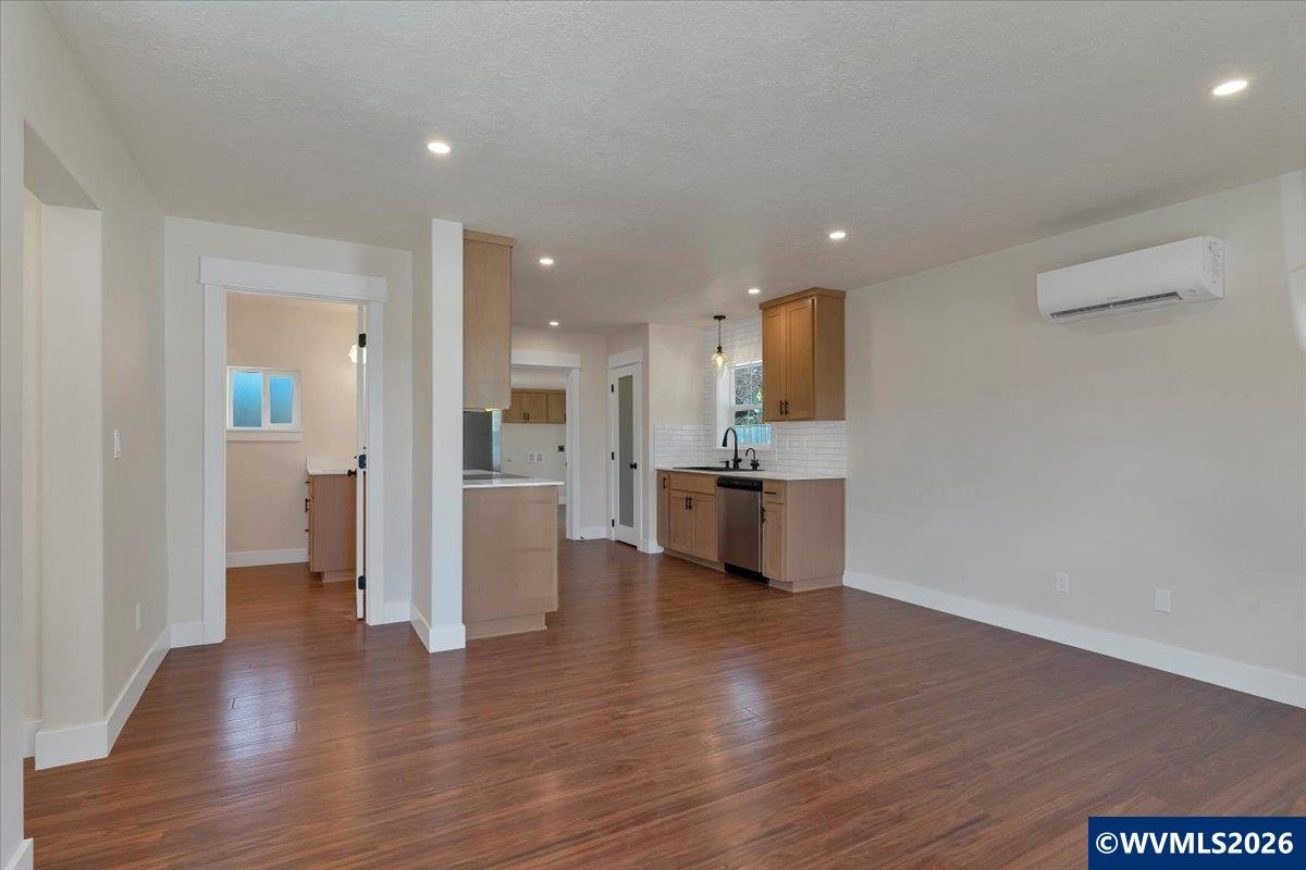 319 SW Church St, Dallas, OR, 97338