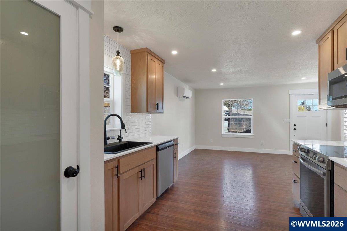 319 SW Church St, Dallas, OR, 97338