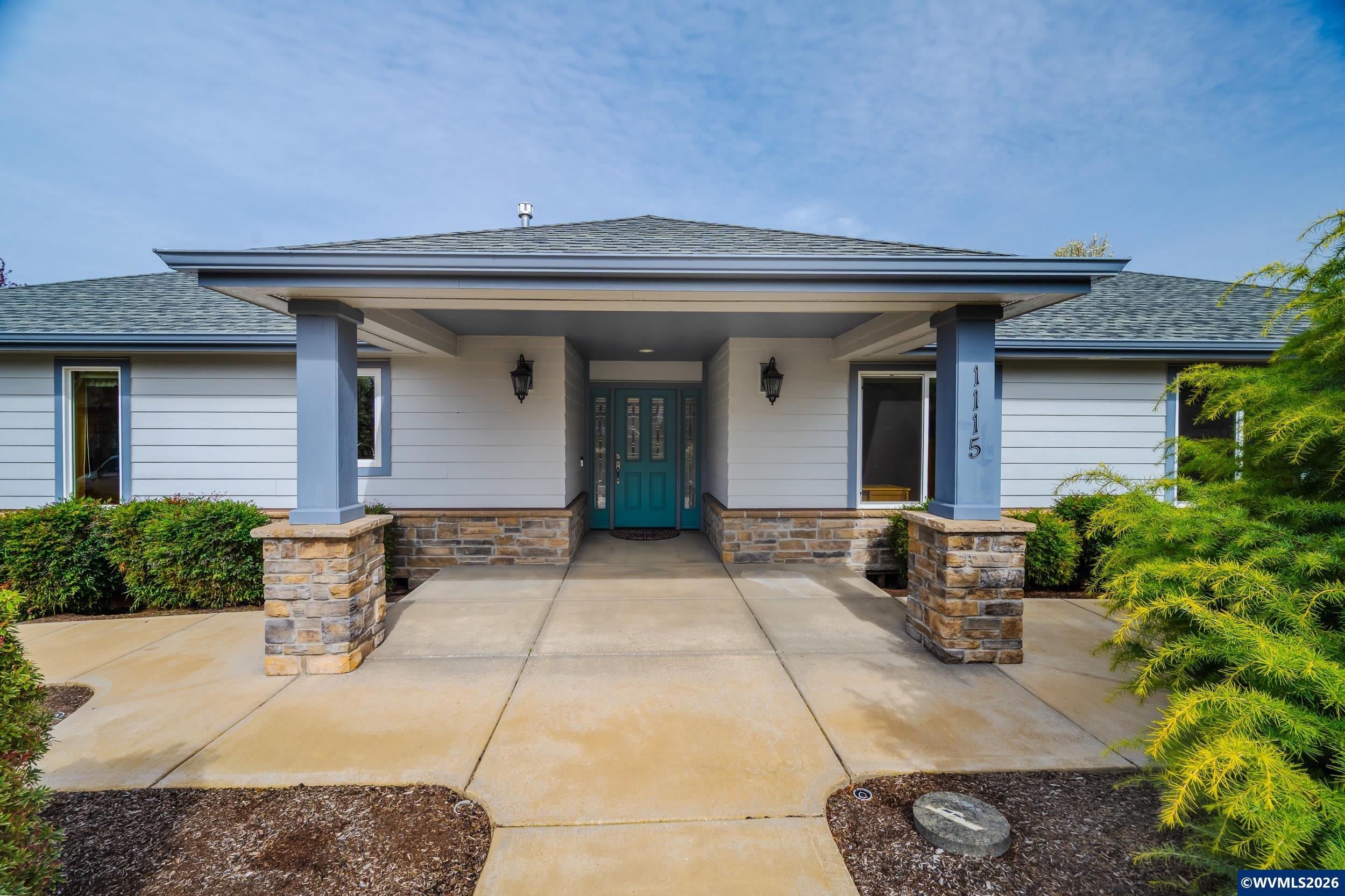 1115 Skookum Dr, Silverton, OR, 97381