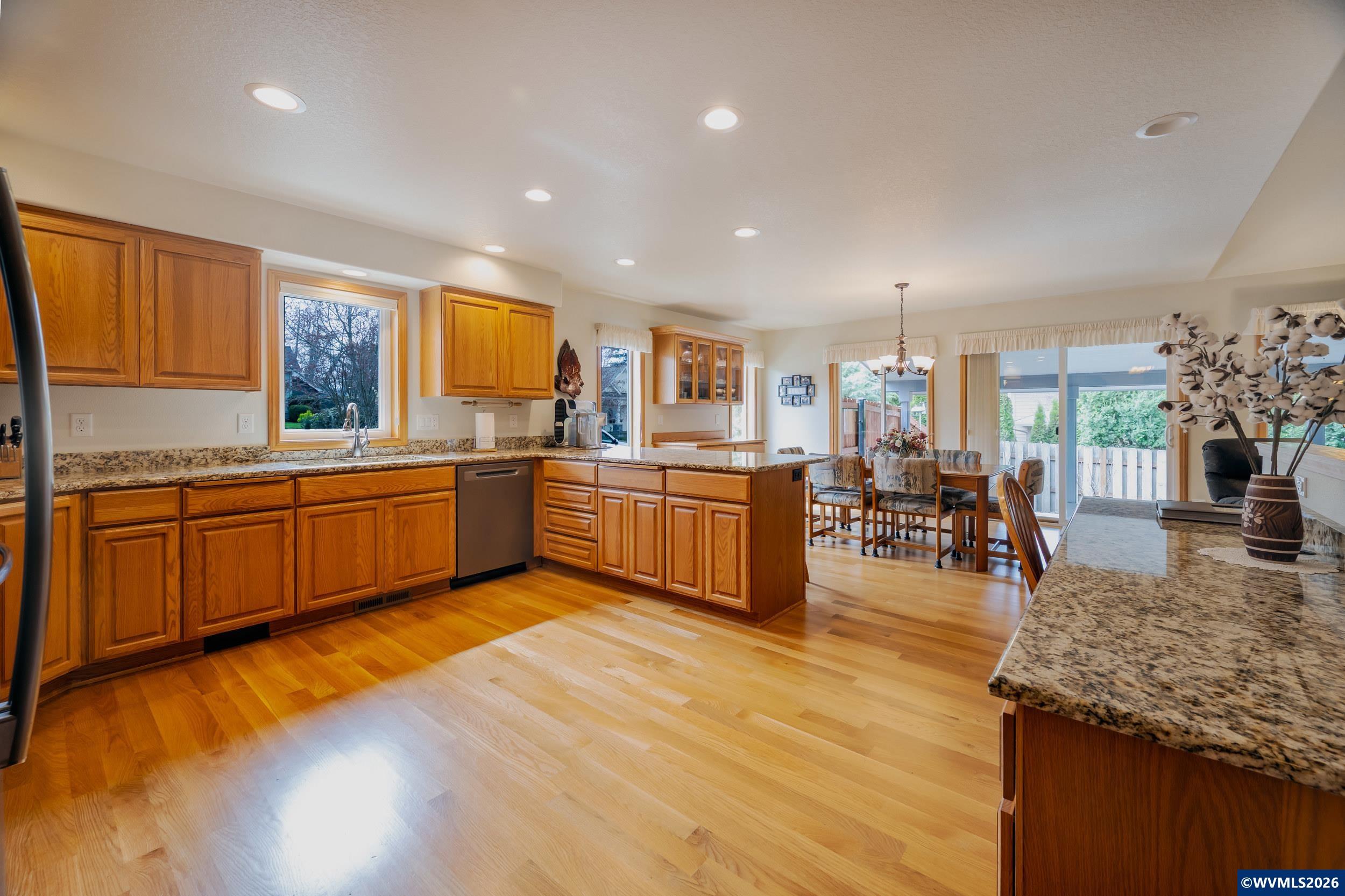 1115 Skookum Dr, Silverton, OR, 97381