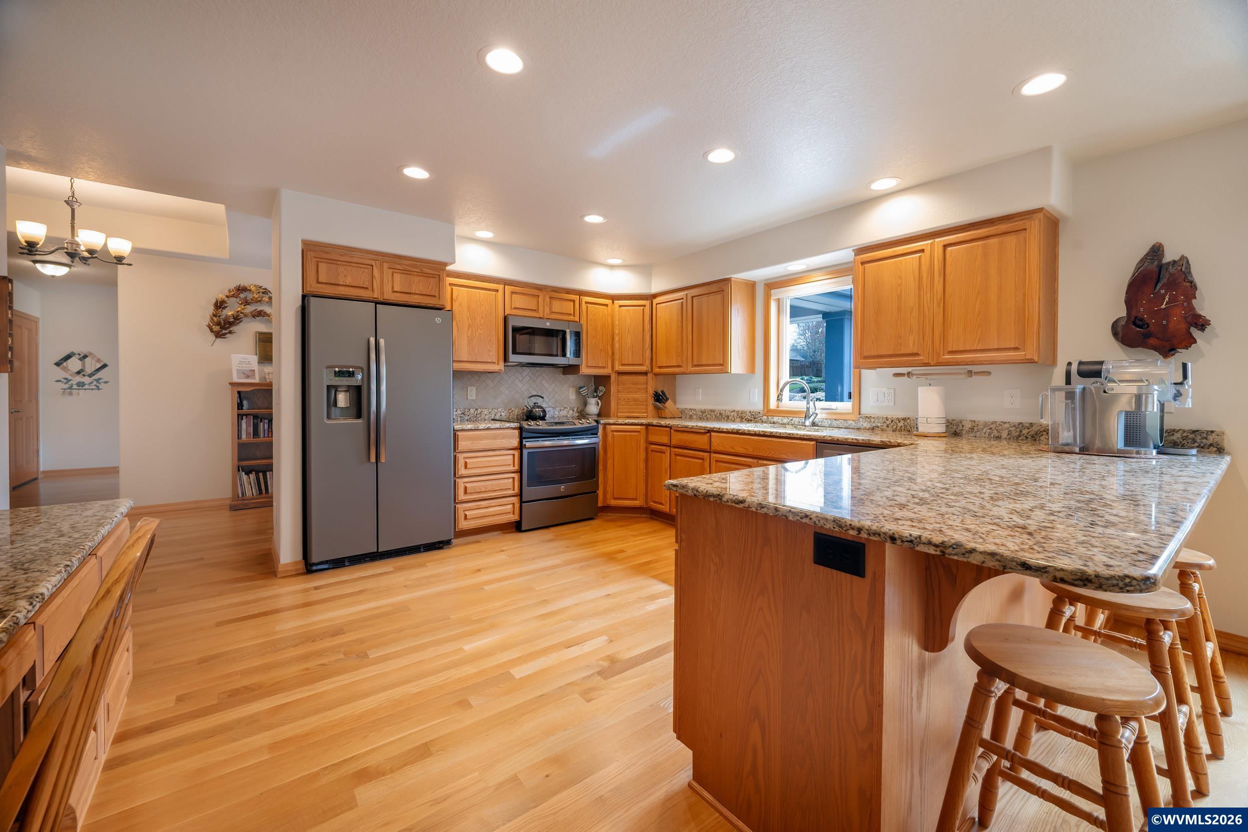 1115 Skookum Dr, Silverton, OR, 97381